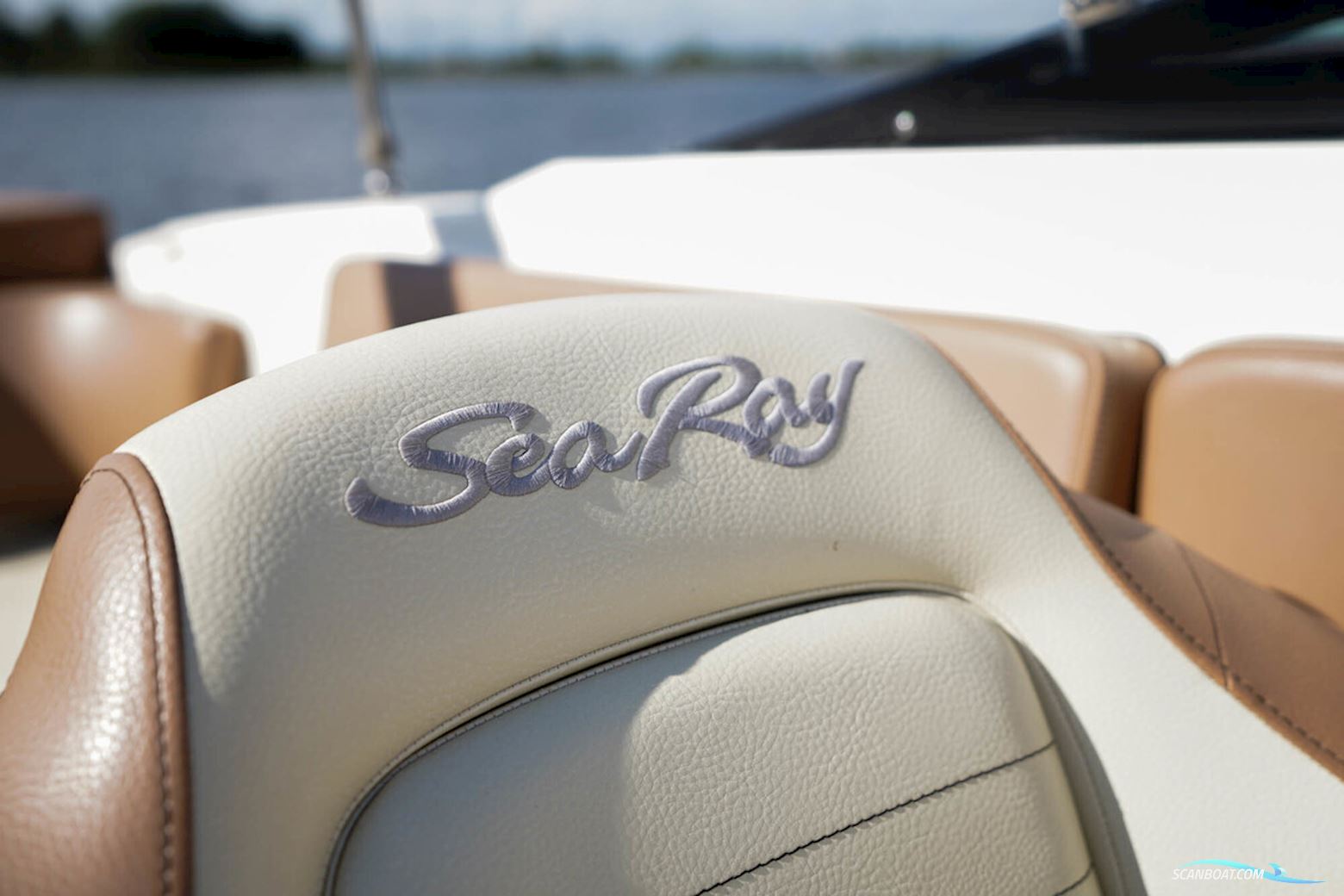 Sea Ray Sun Sport 230