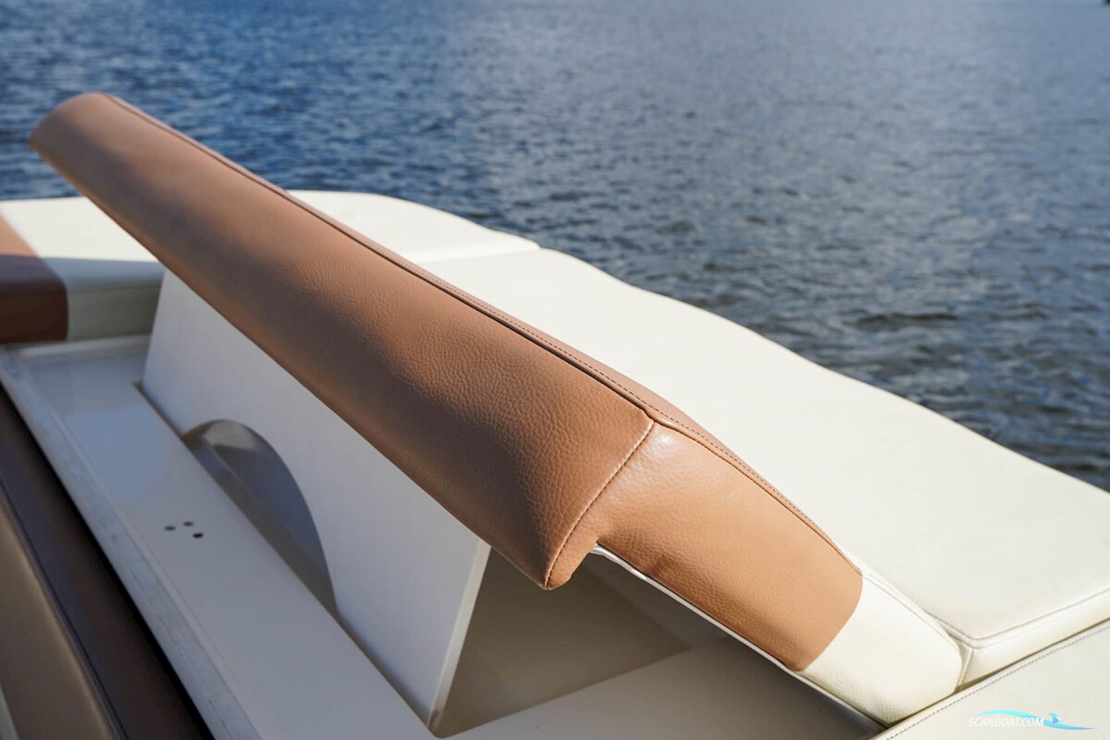 Sea Ray Sun Sport 230