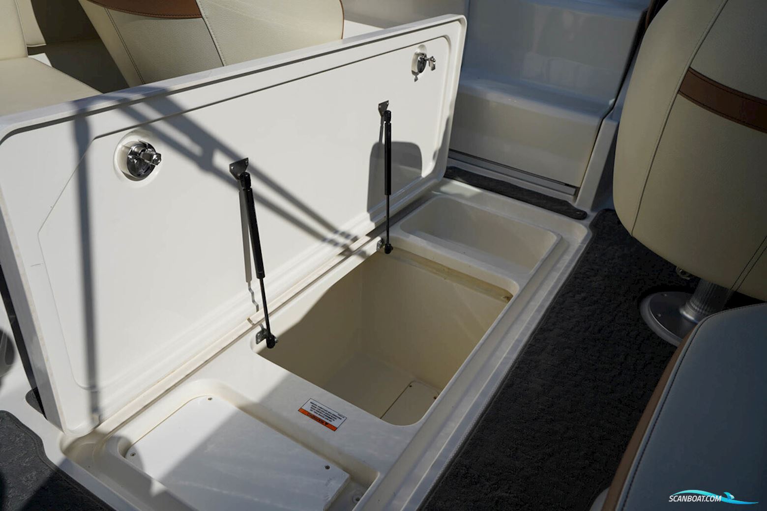 Sea Ray Sun Sport 230