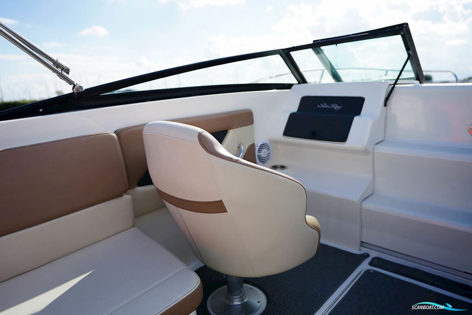 Sea Ray Sun Sport 230