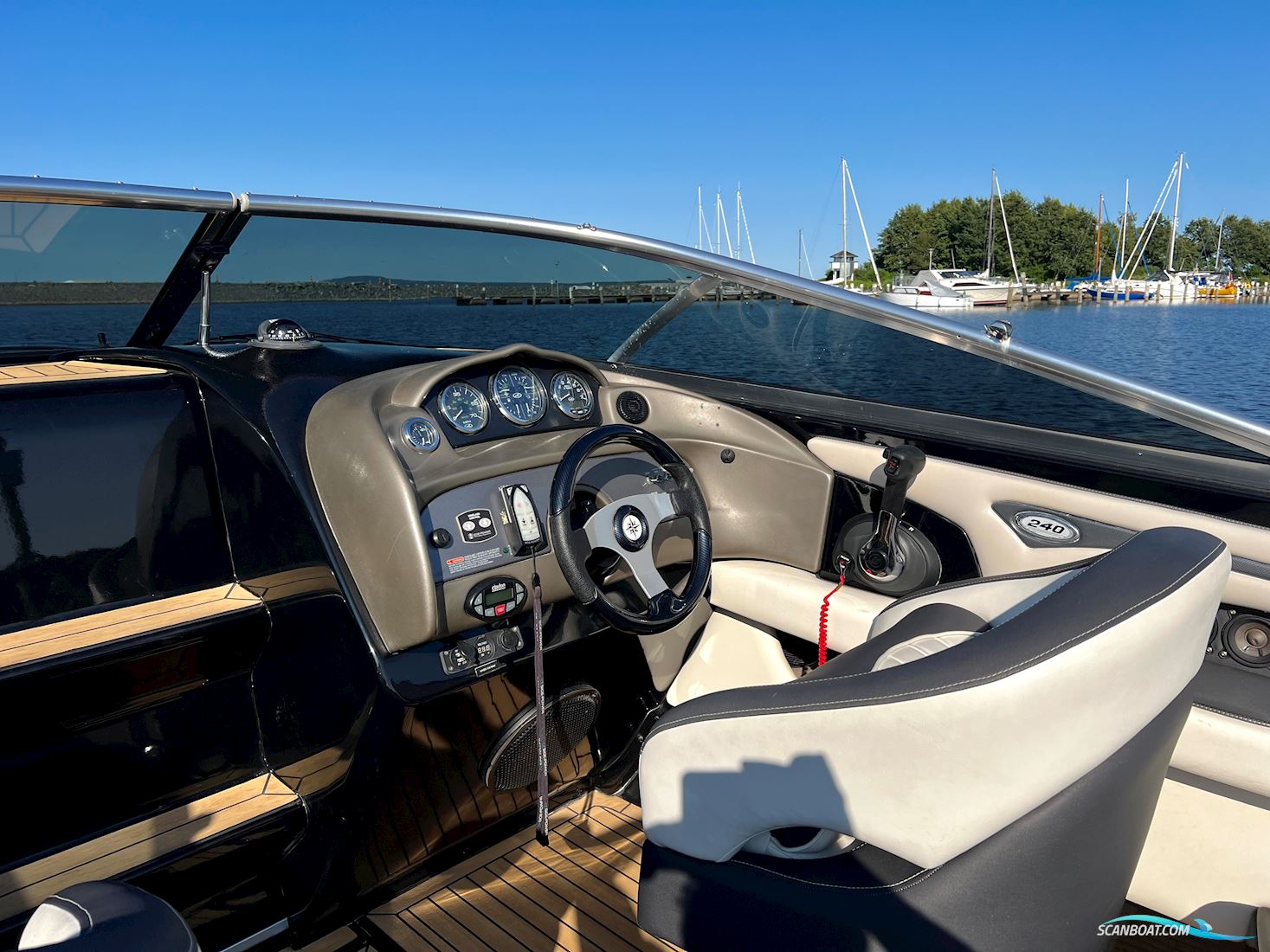 Sea Ray Sun Sport 240