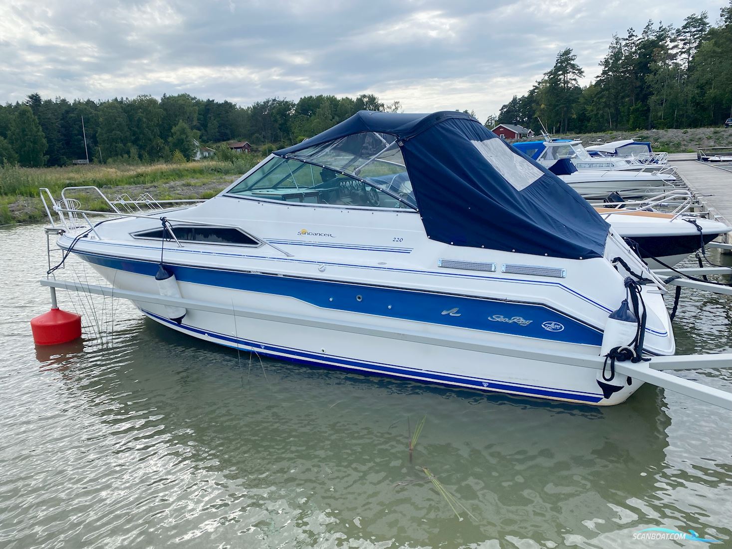 Sea Ray Sundancer 220 Motorbåd 1989, med Motor: Mercruiser V8 motor, Sverige