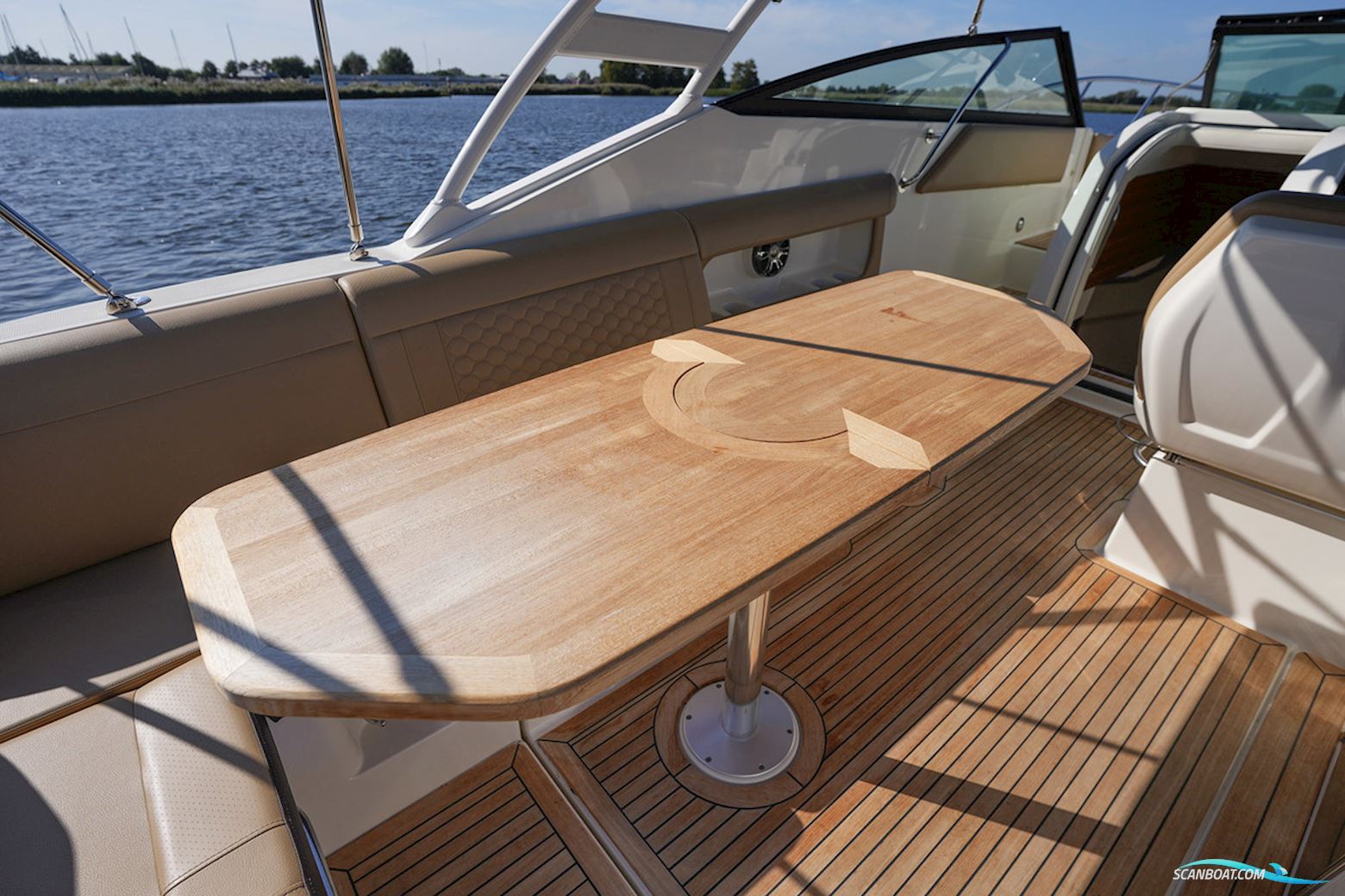 Sea Ray Sundancer 290