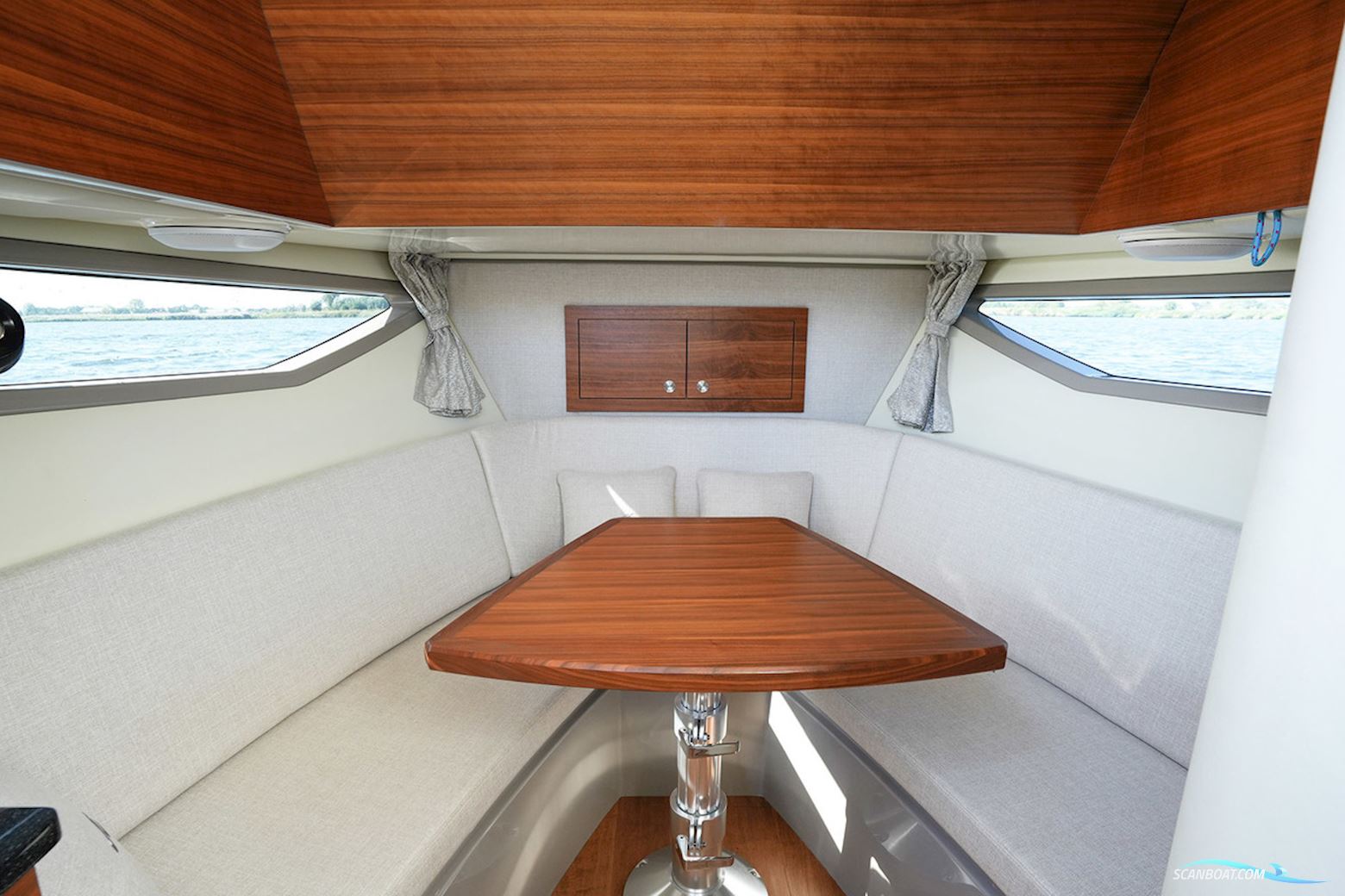 Sea Ray Sundancer 290