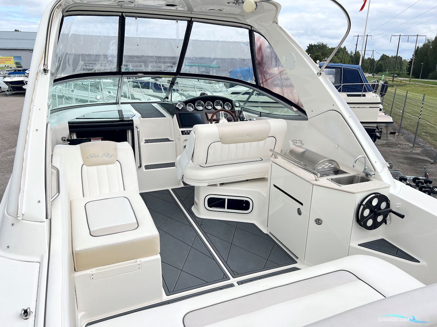 Sea Ray Sundancer 310