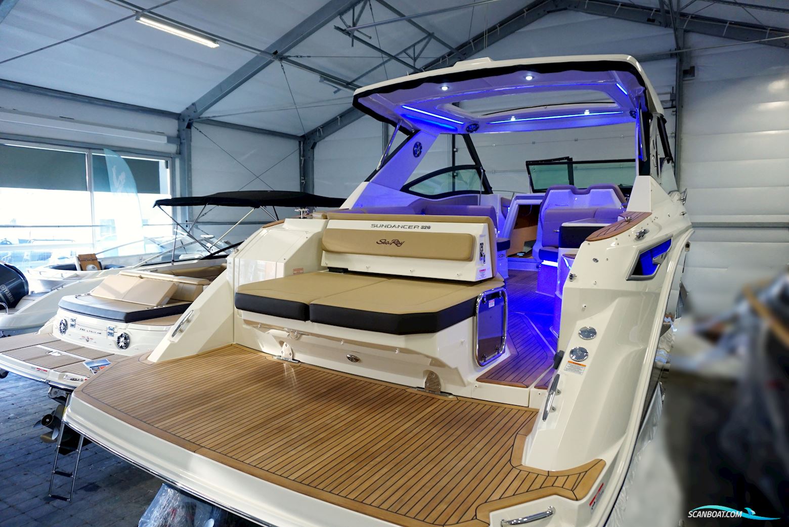 Sea Ray Sundancer 320 - IN Store! Motorbåd 2023, med 2 x Mercruiser Ect 6.2L Mpi Axius Med Bravo Iii X motor, Sverige