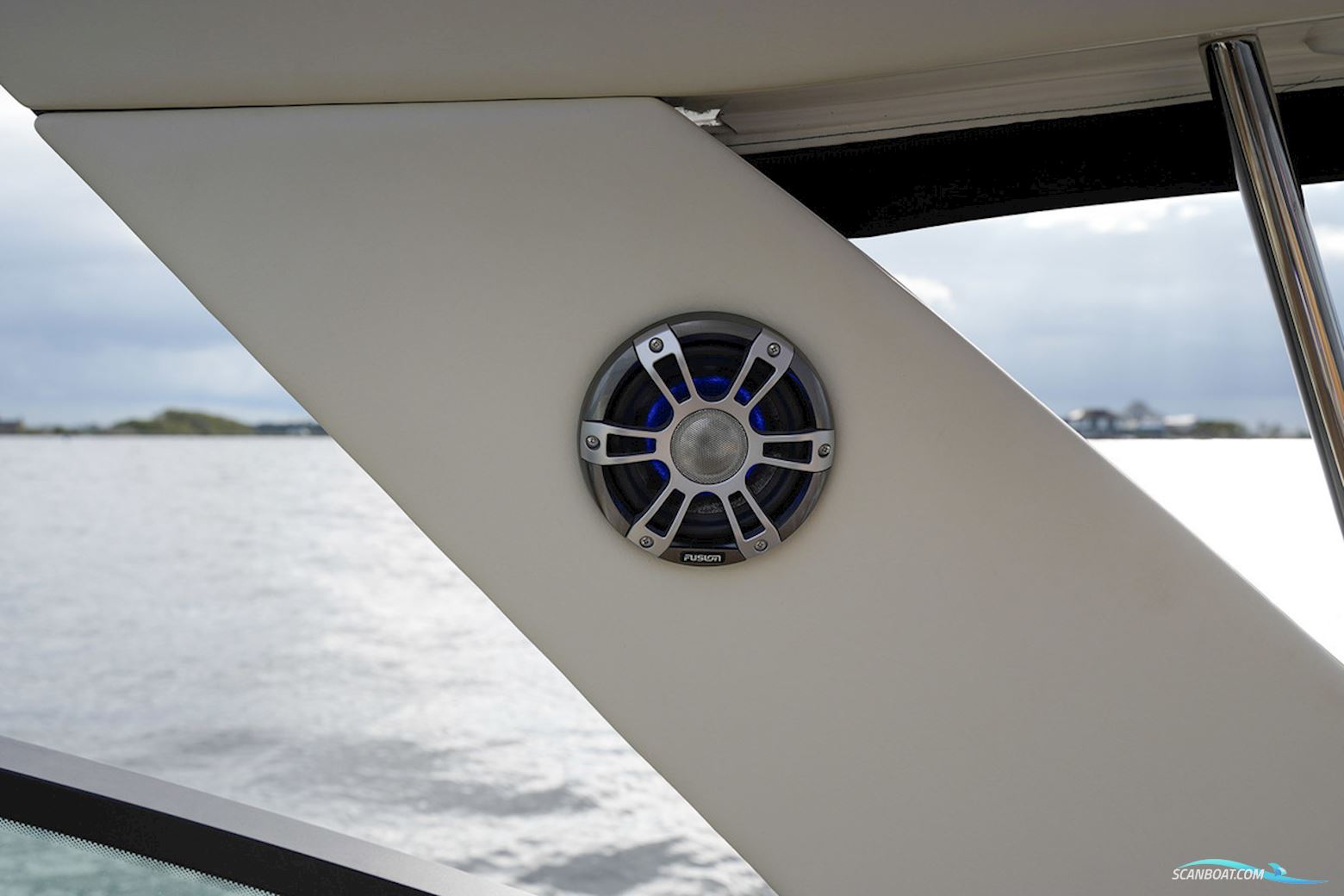 Sea Ray Sundancer 320