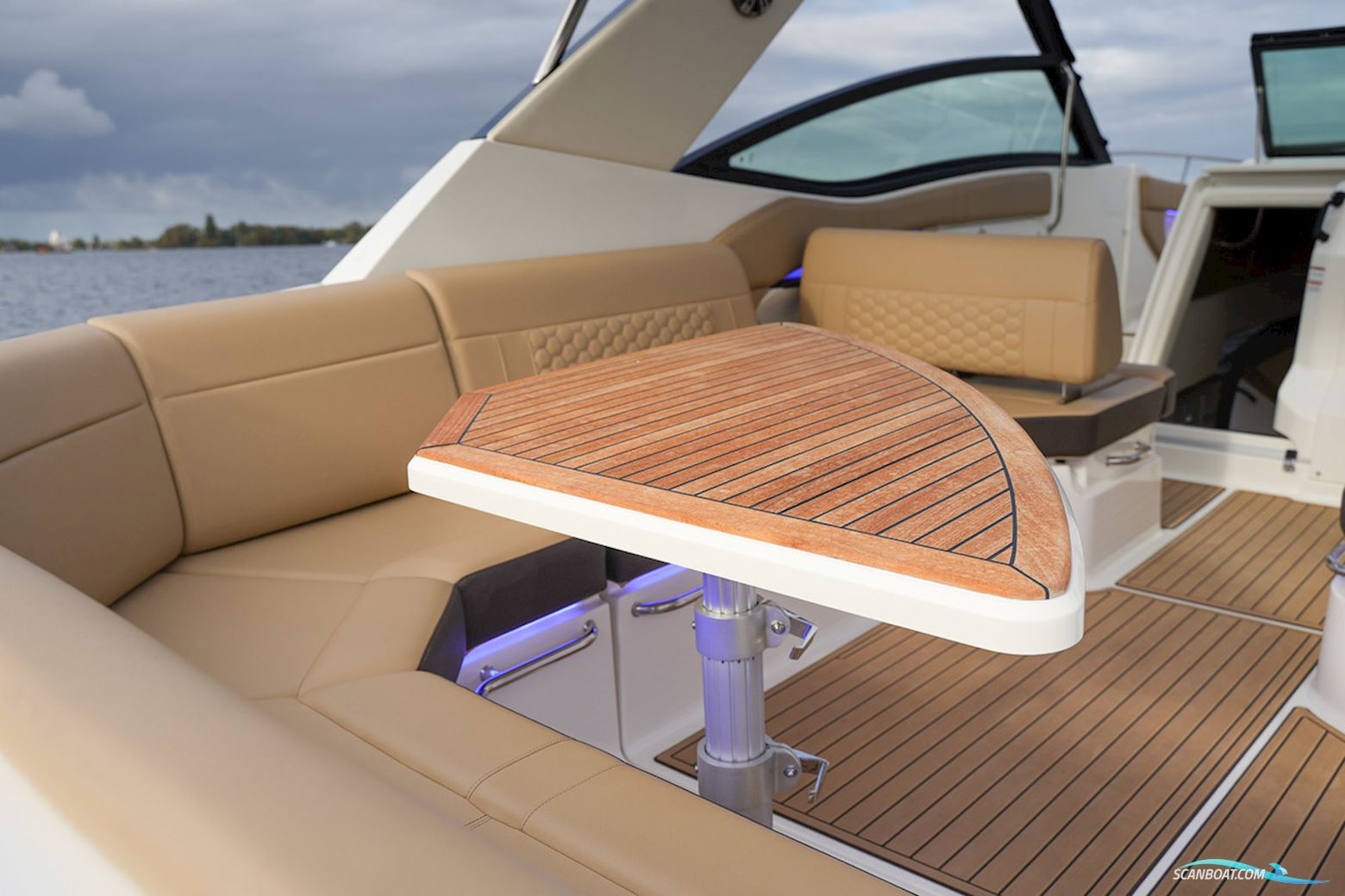 Sea Ray Sundancer 320