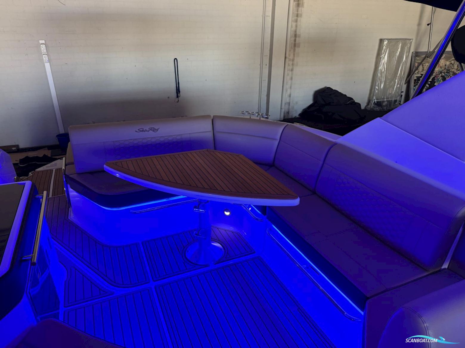 Sea Ray Sundancer 320