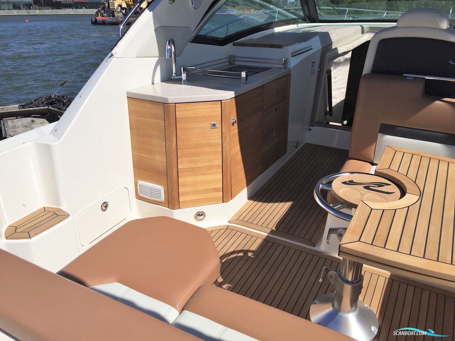 Sea Ray Sundancer 355