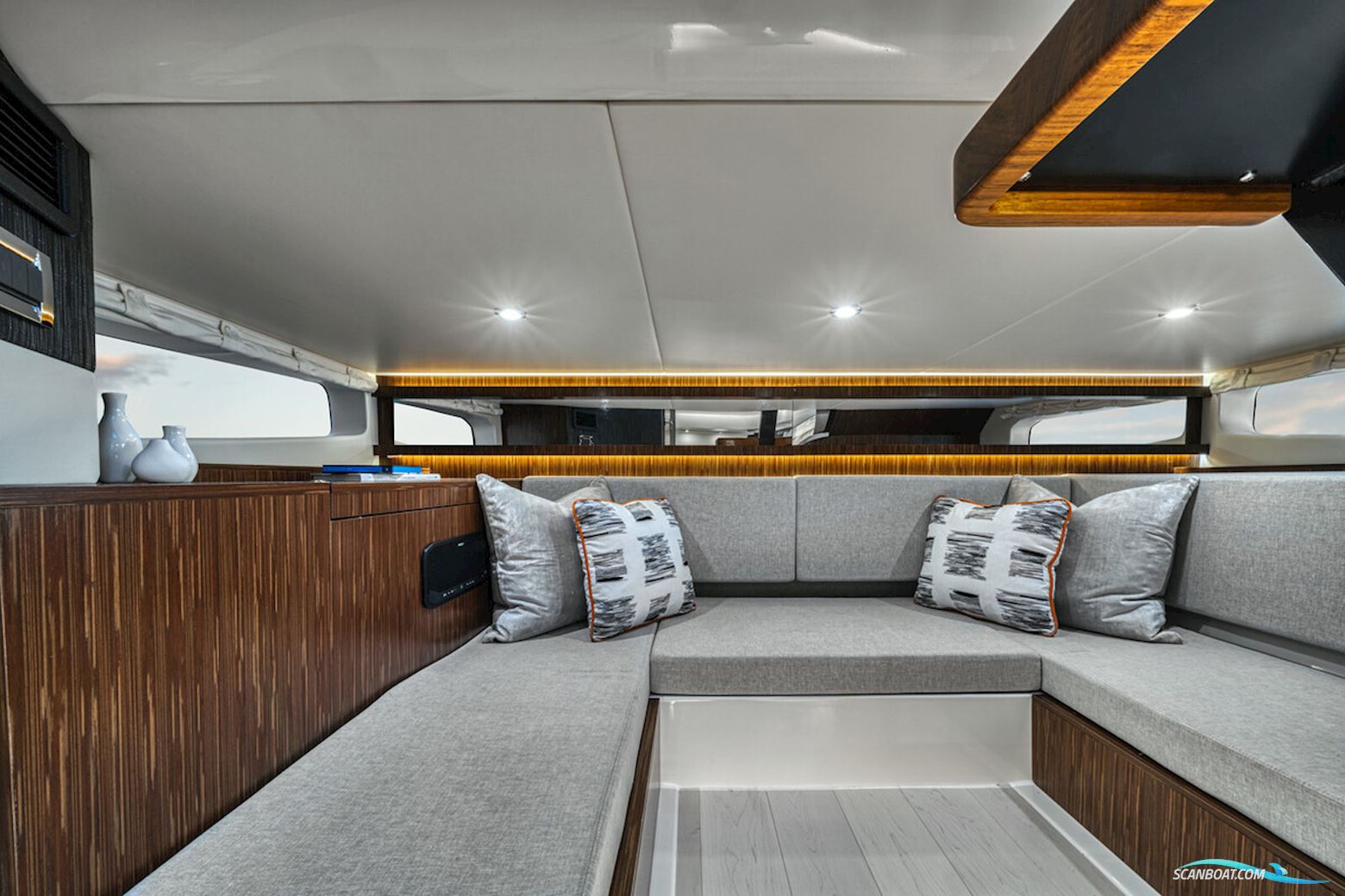 Sea Ray Sundancer 370