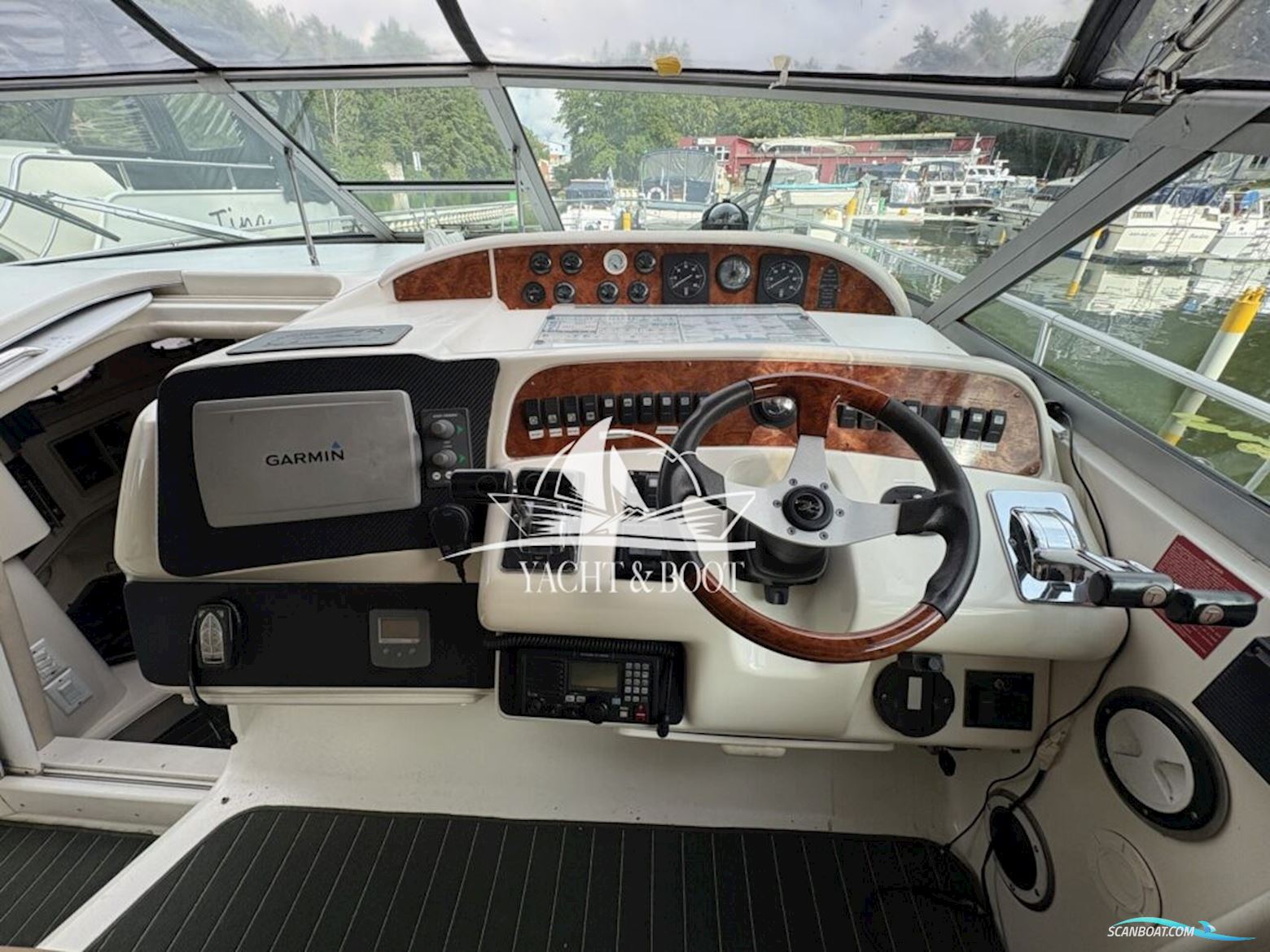 Sea Ray Sundancer 370