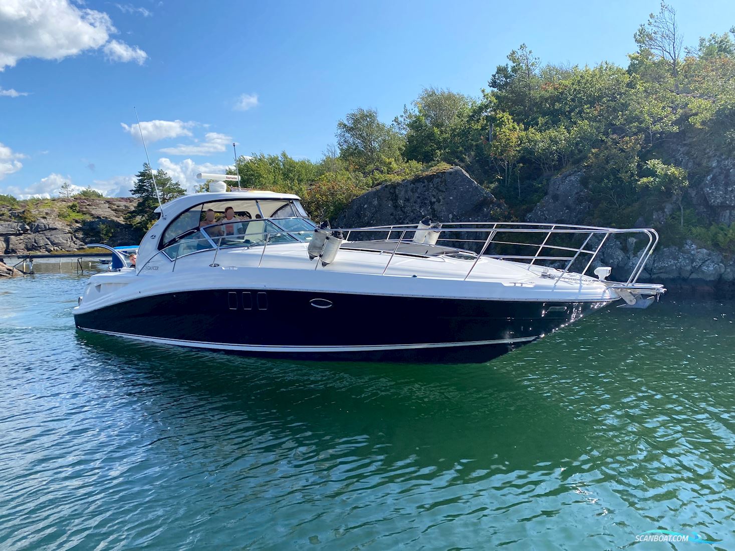 Sea Ray Sundancer 425 Motorbåd 2007, med 2 x Cummins T-VD 425 motor, Sverige