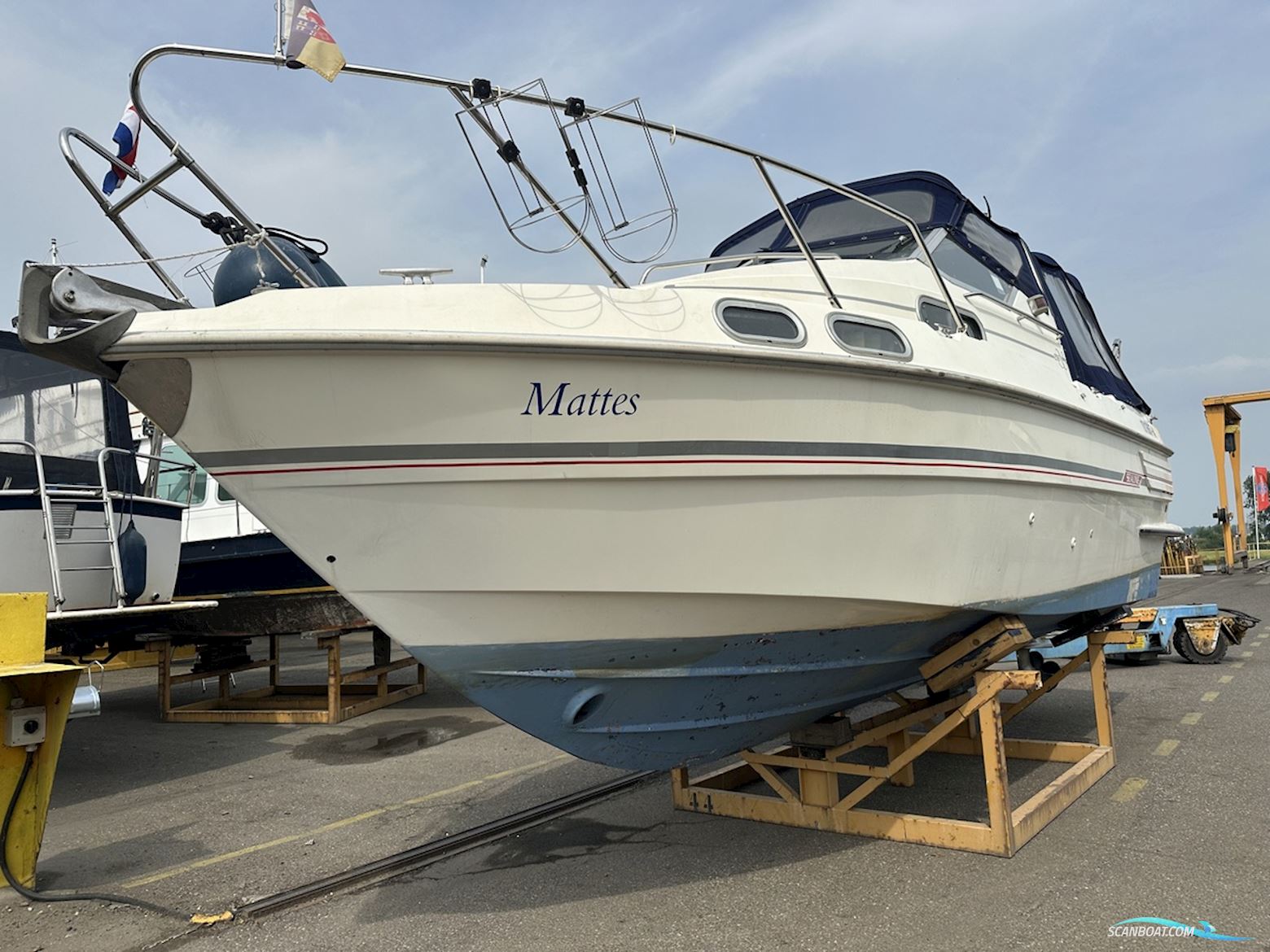 Sealine  255 Family