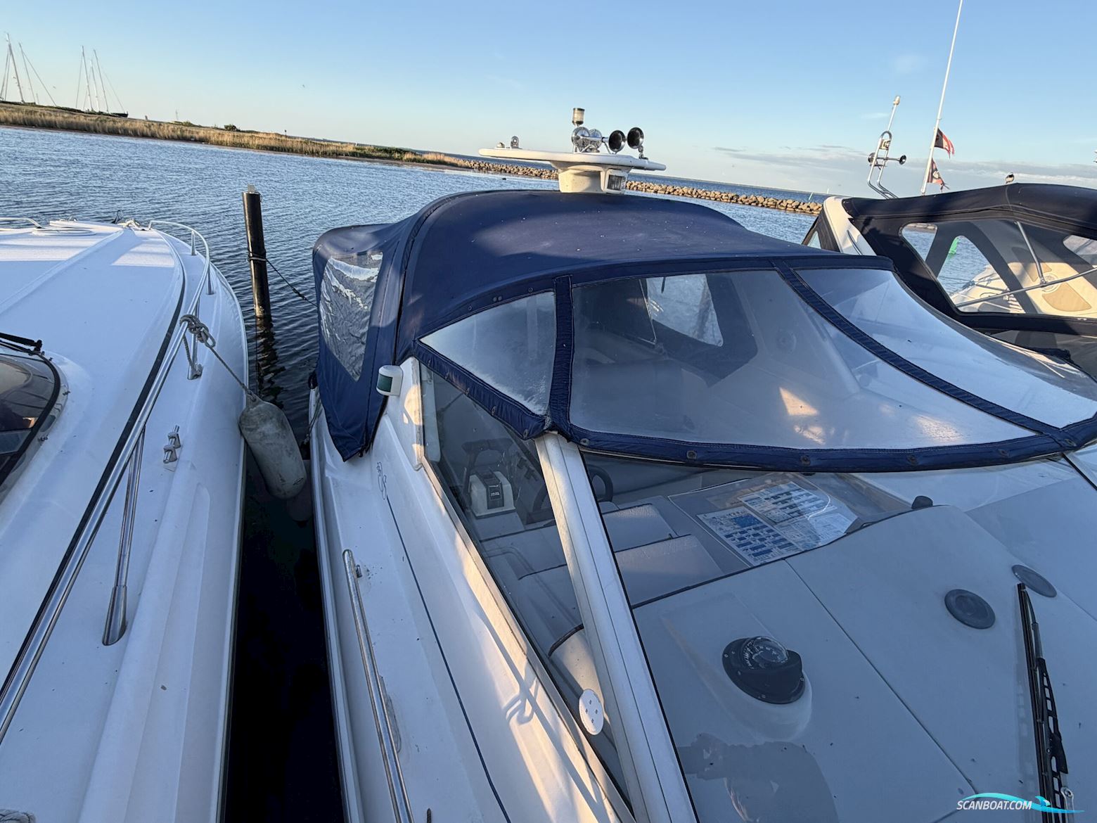 Sealine 290 Ambassador