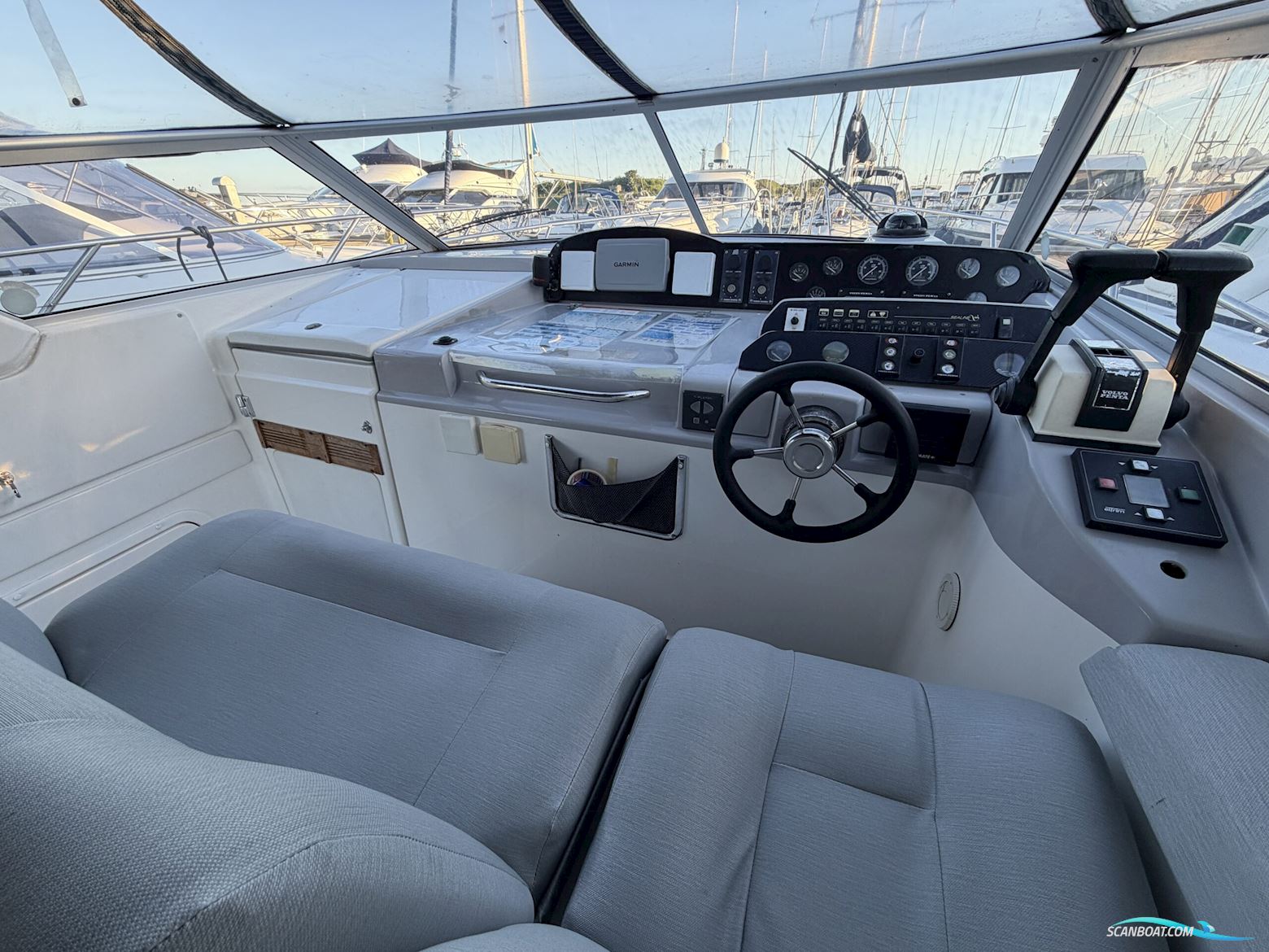 Sealine 290 Ambassador