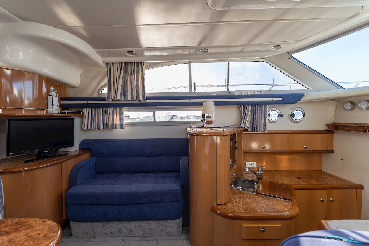 Sealine 360