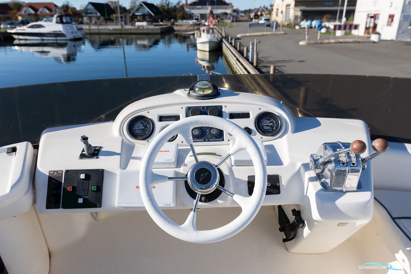 Sealine 360