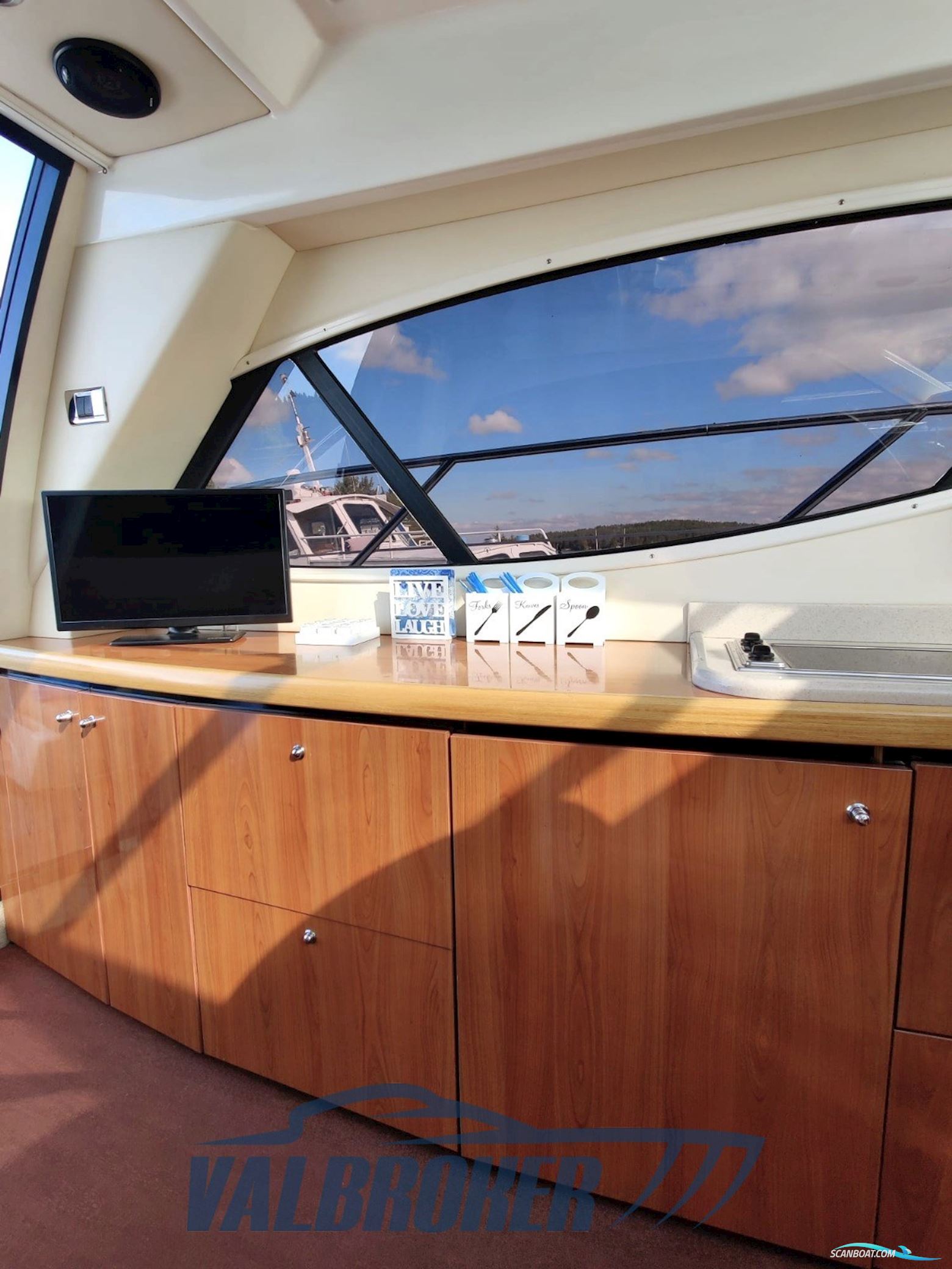 Sealine C 39