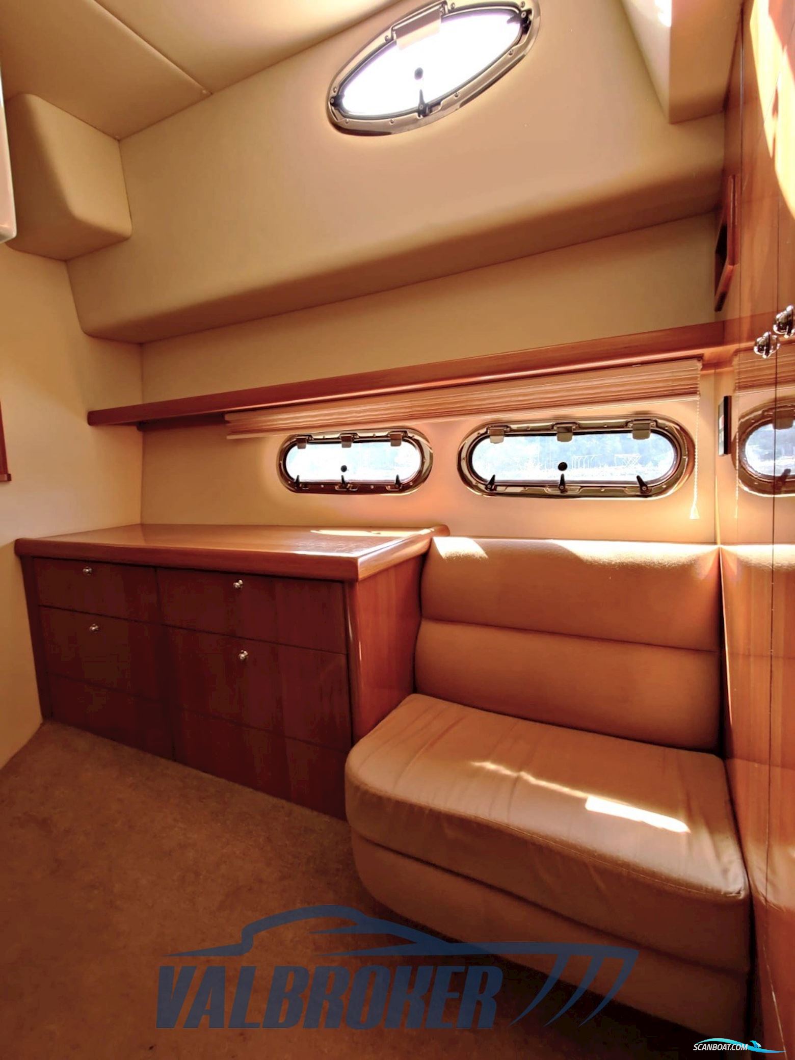 Sealine C 39