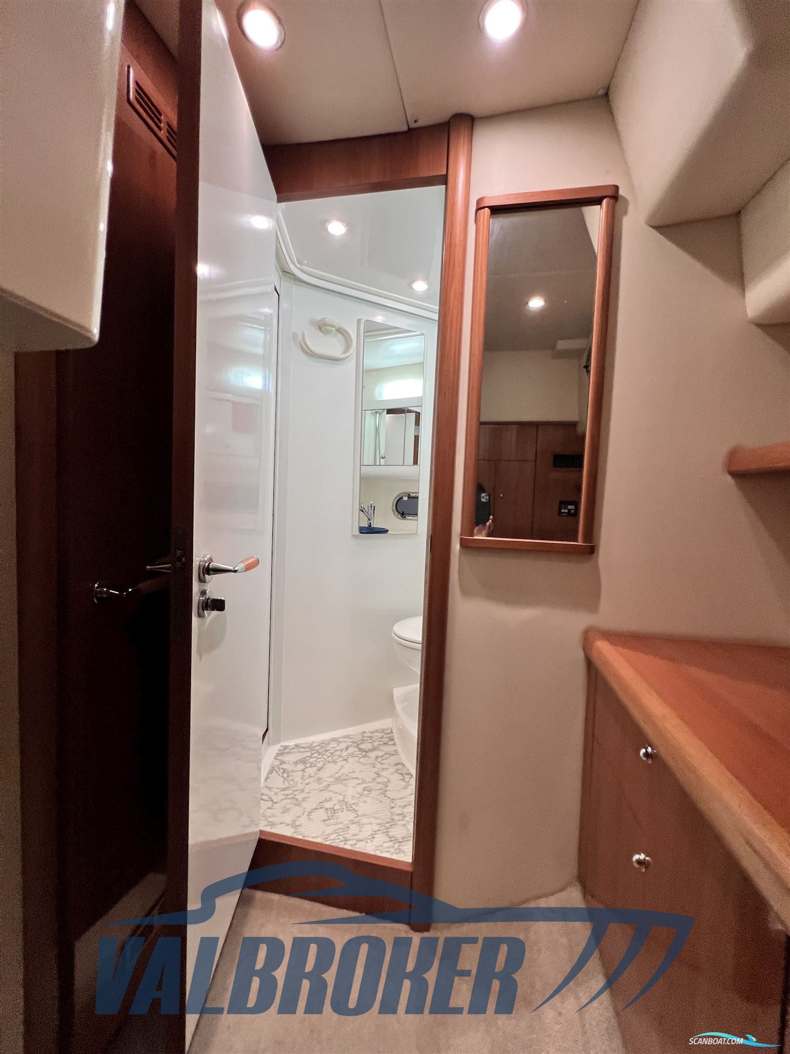 Sealine C 39