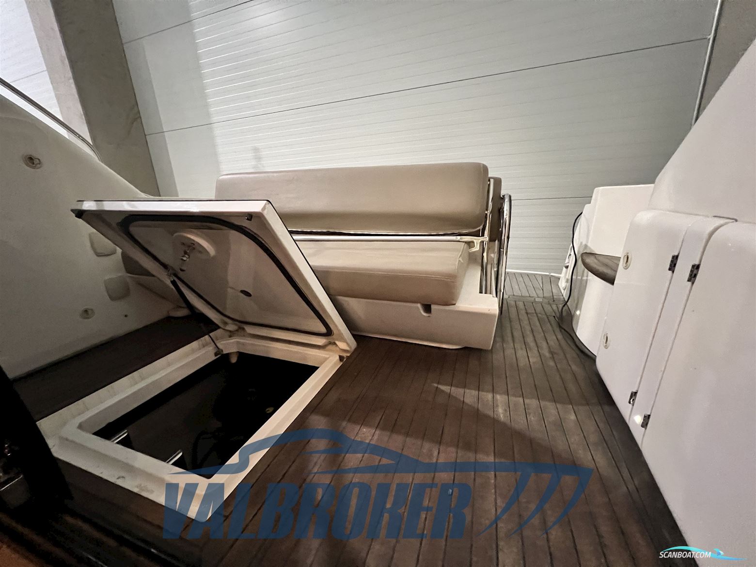 Sealine C 39