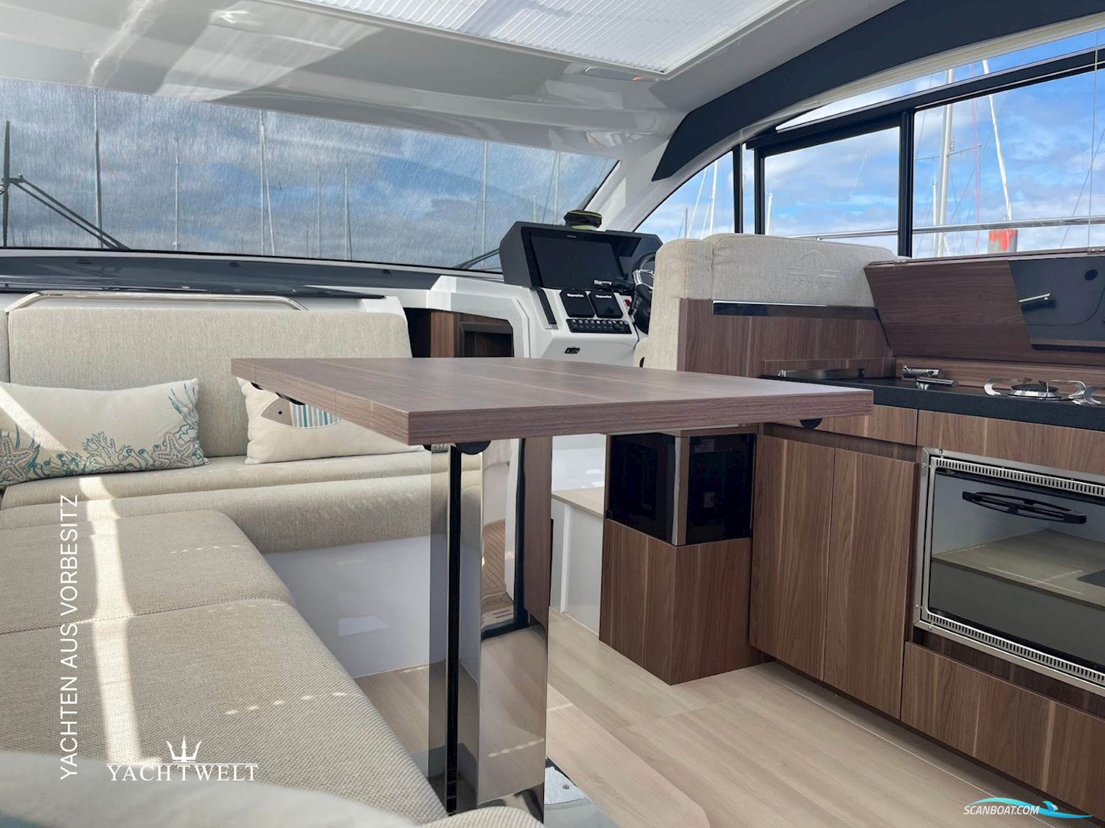 Sealine C 390