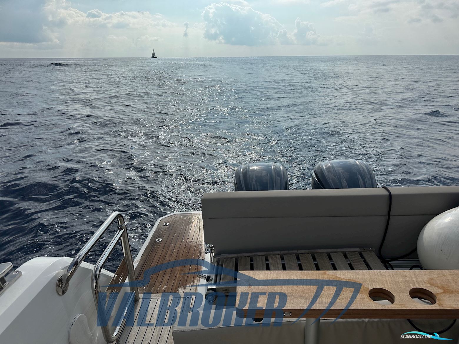 Sealine C335V