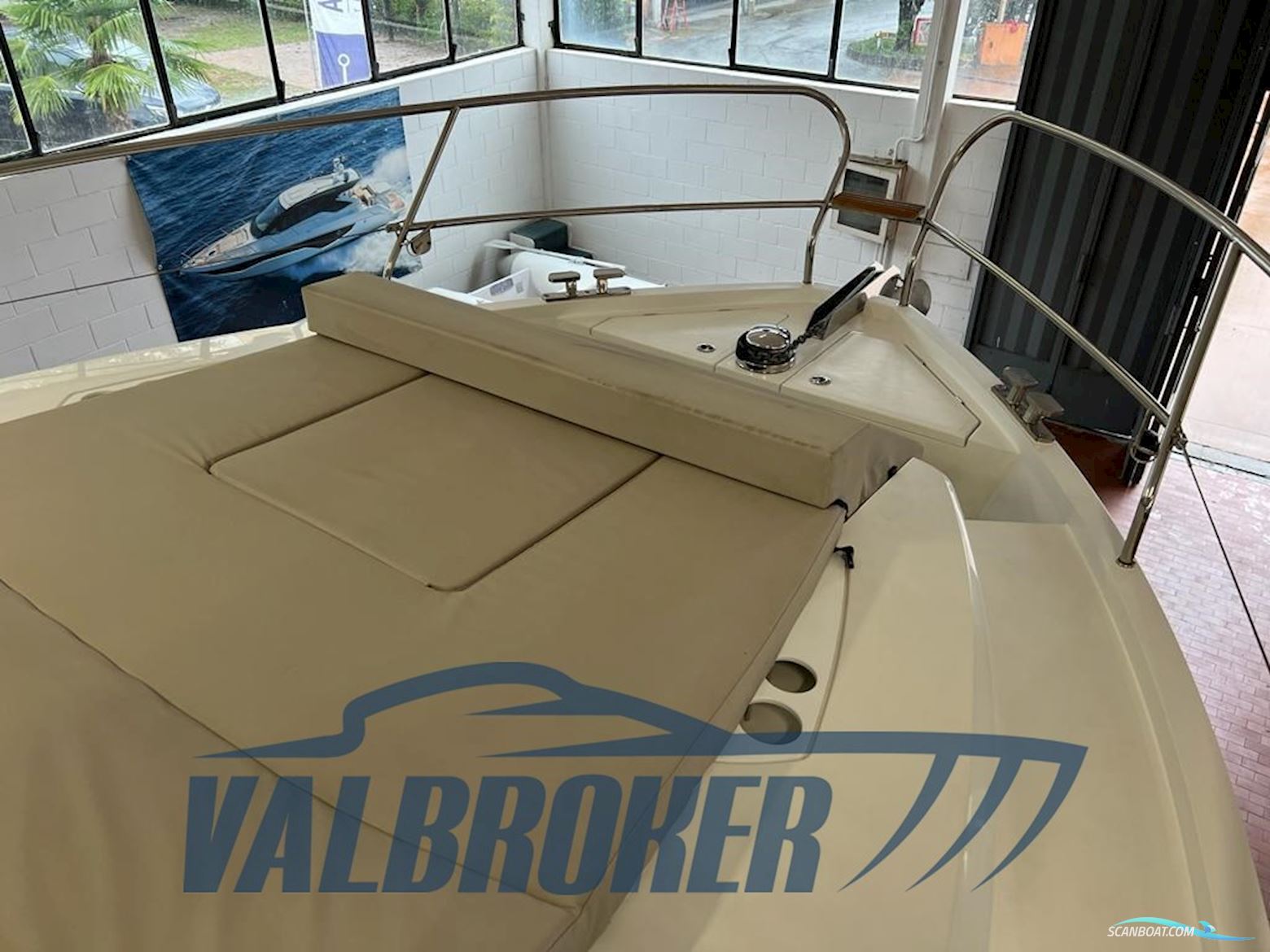 Sealine C335V