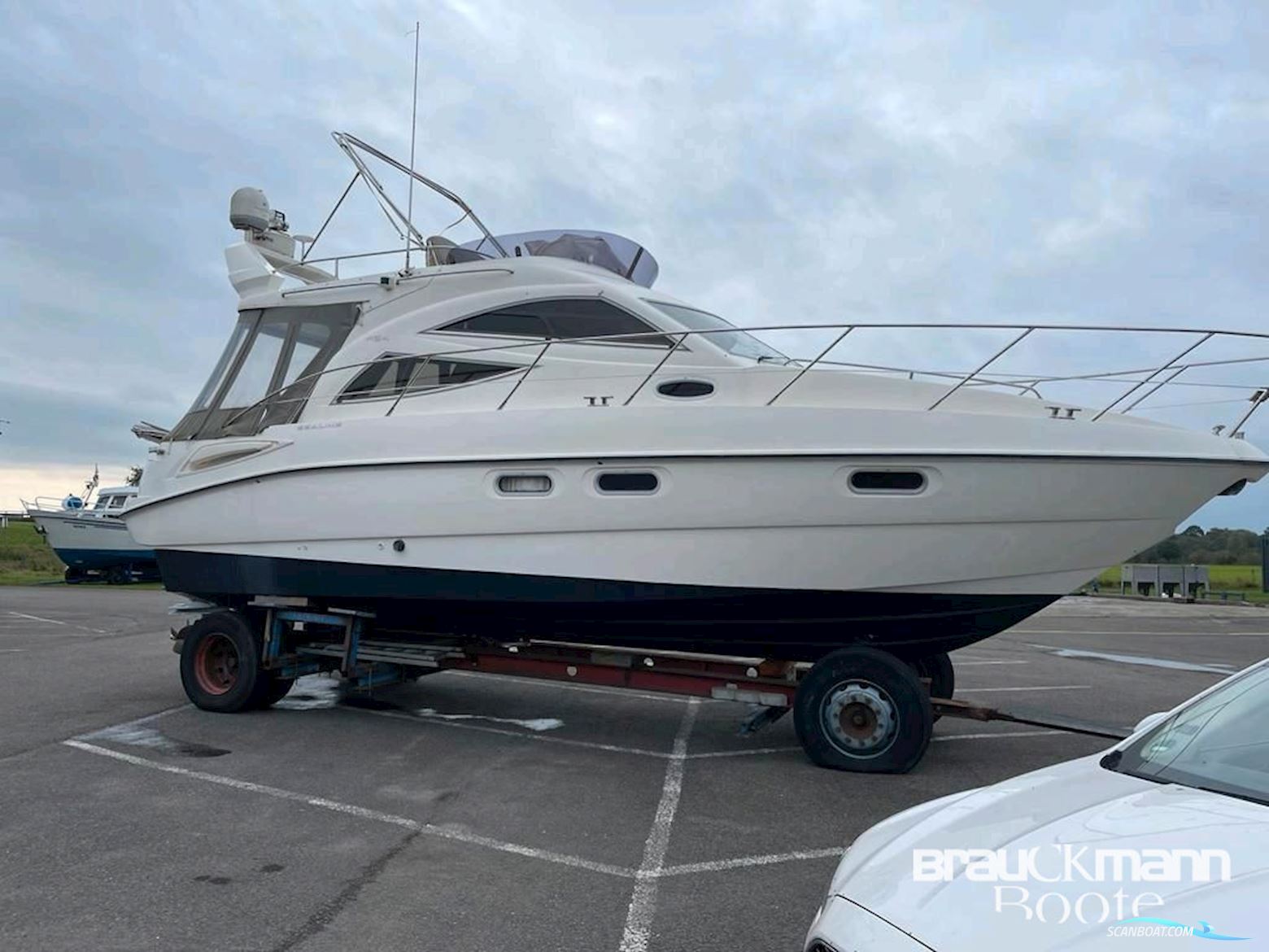 Sealine F 34