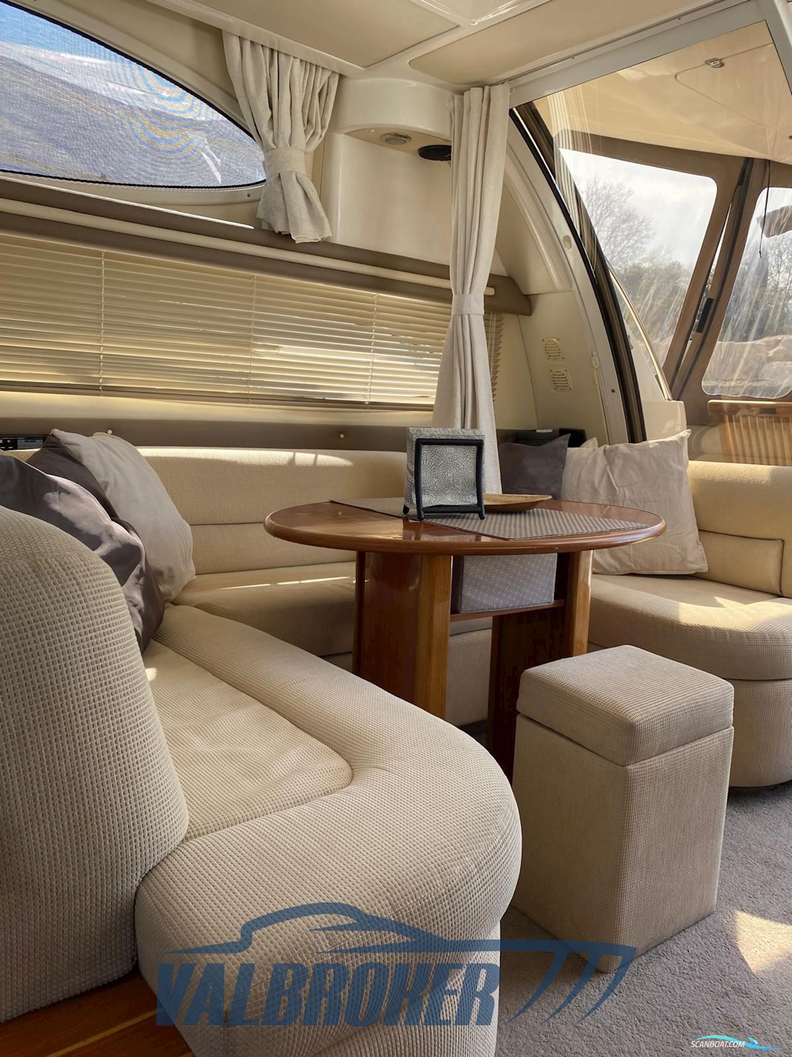 Sealine F 37