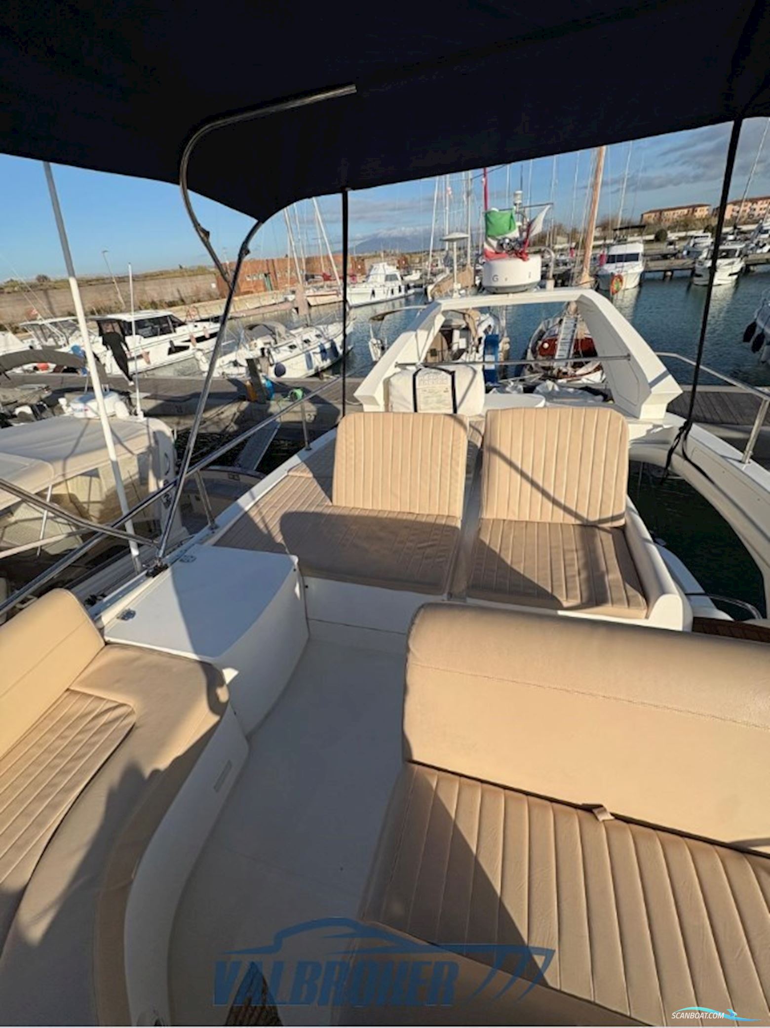 Sealine F 37