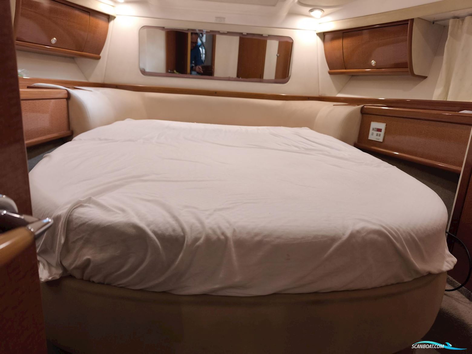Sealine F 37