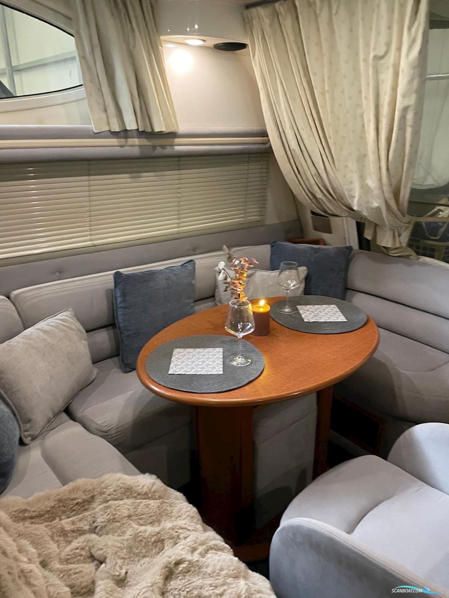 Sealine F 37
