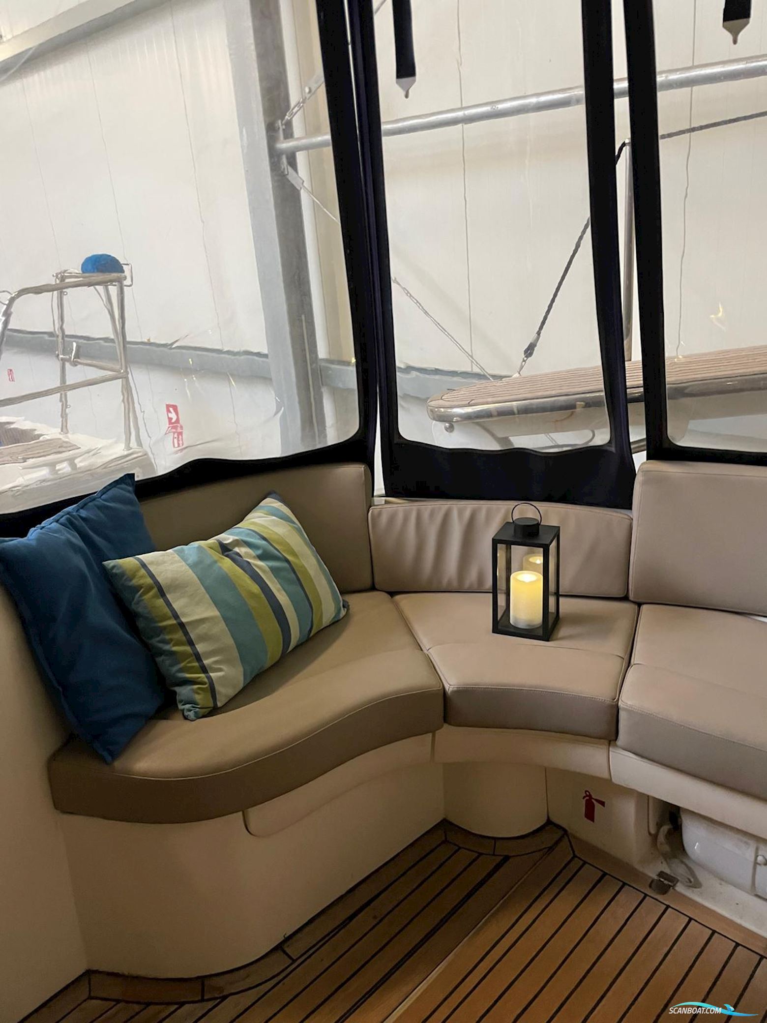 Sealine F 37