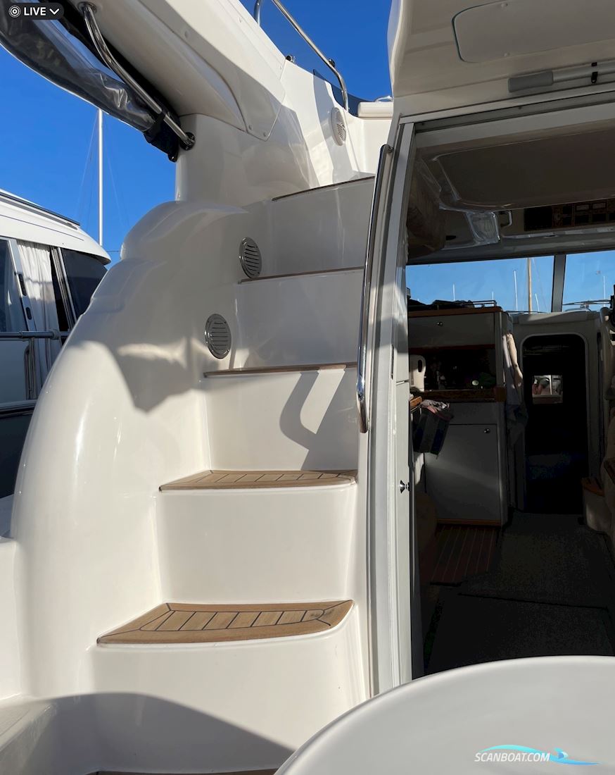 Sealine F33