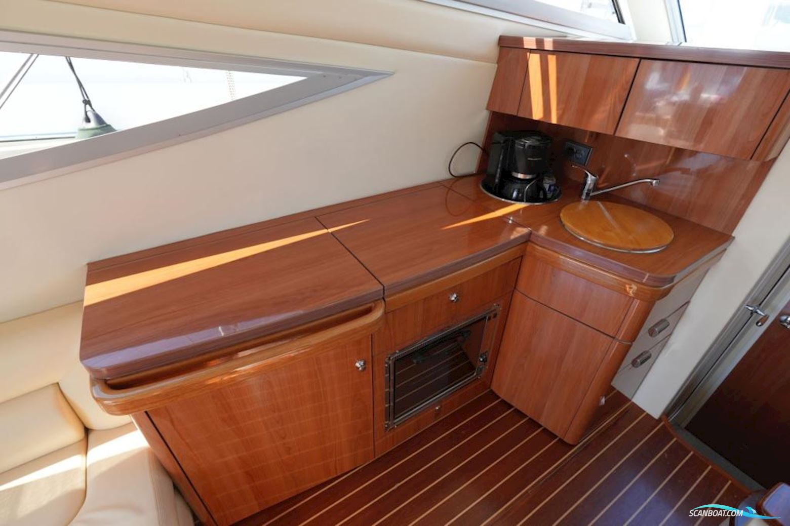 Sealine F34