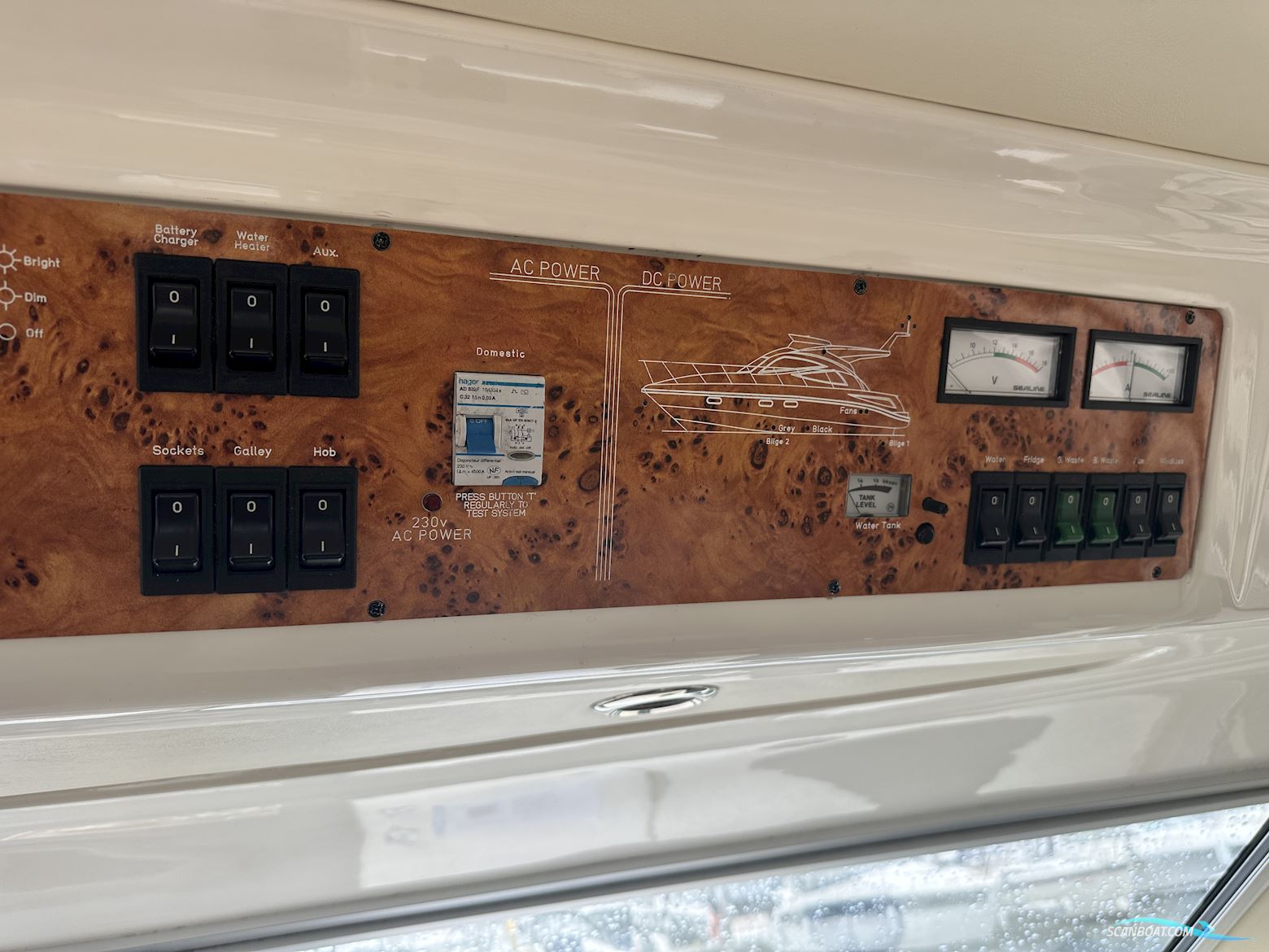 Sealine F34