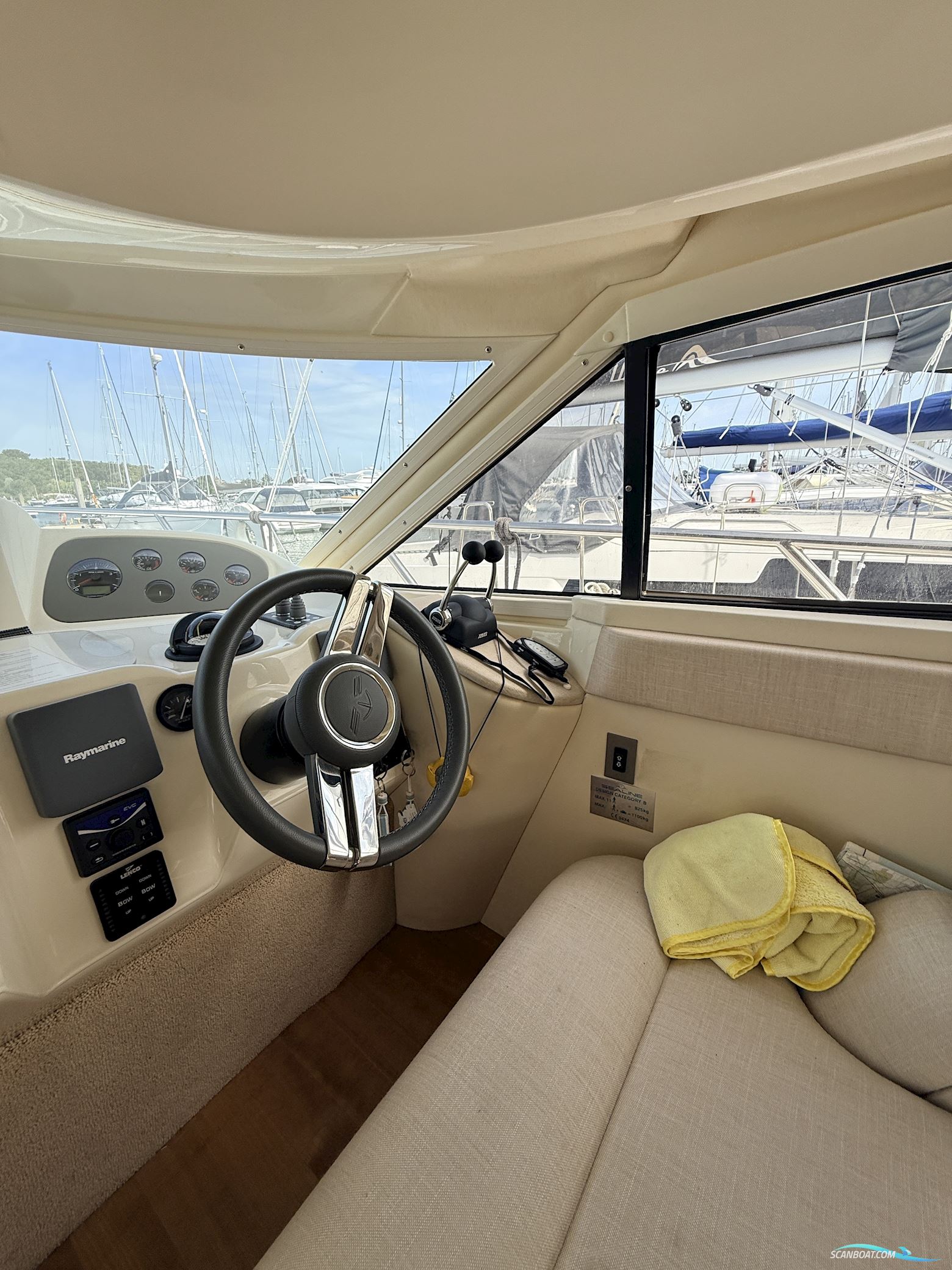 Sealine F37