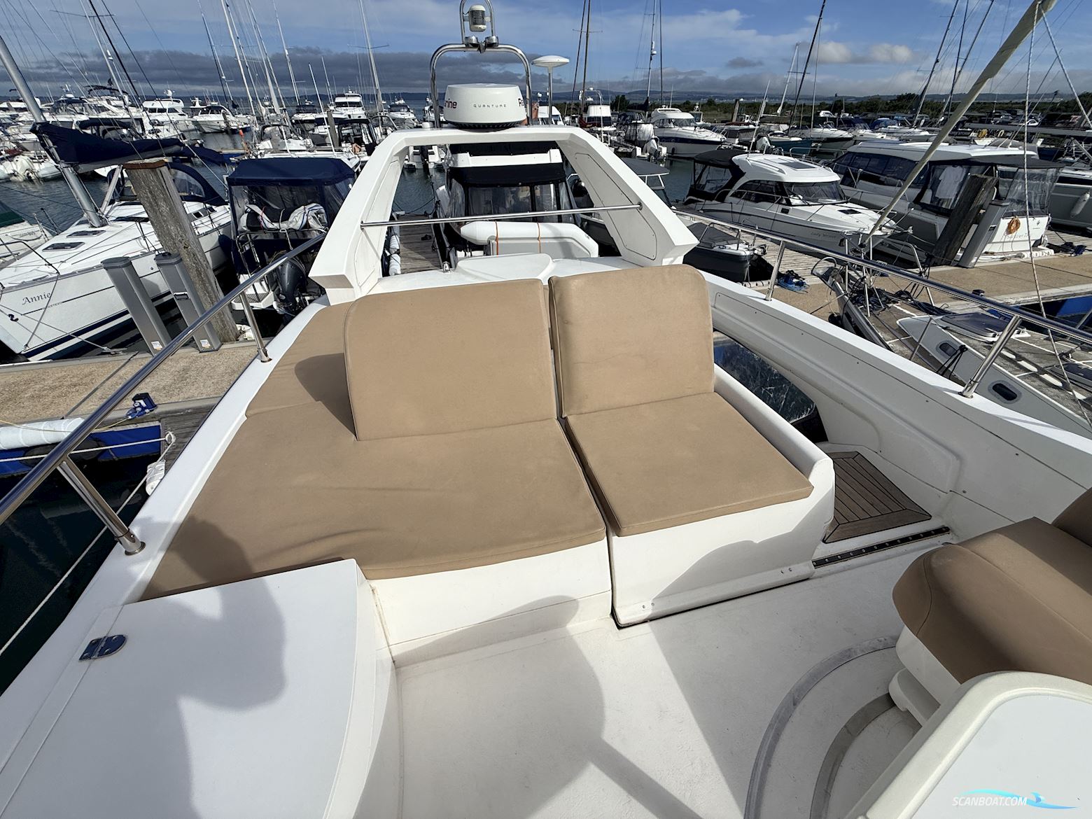 Sealine F37