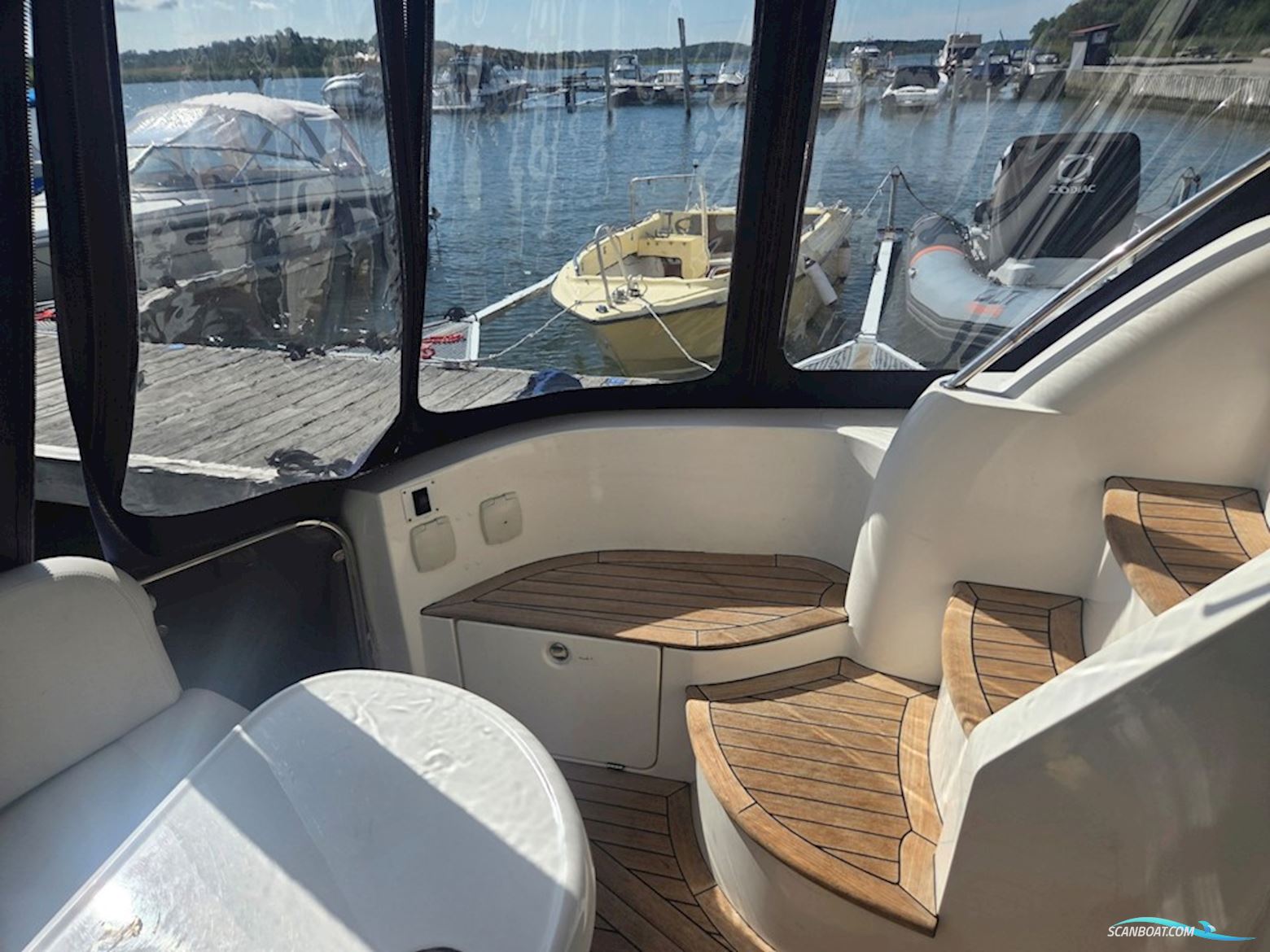 Sealine F37