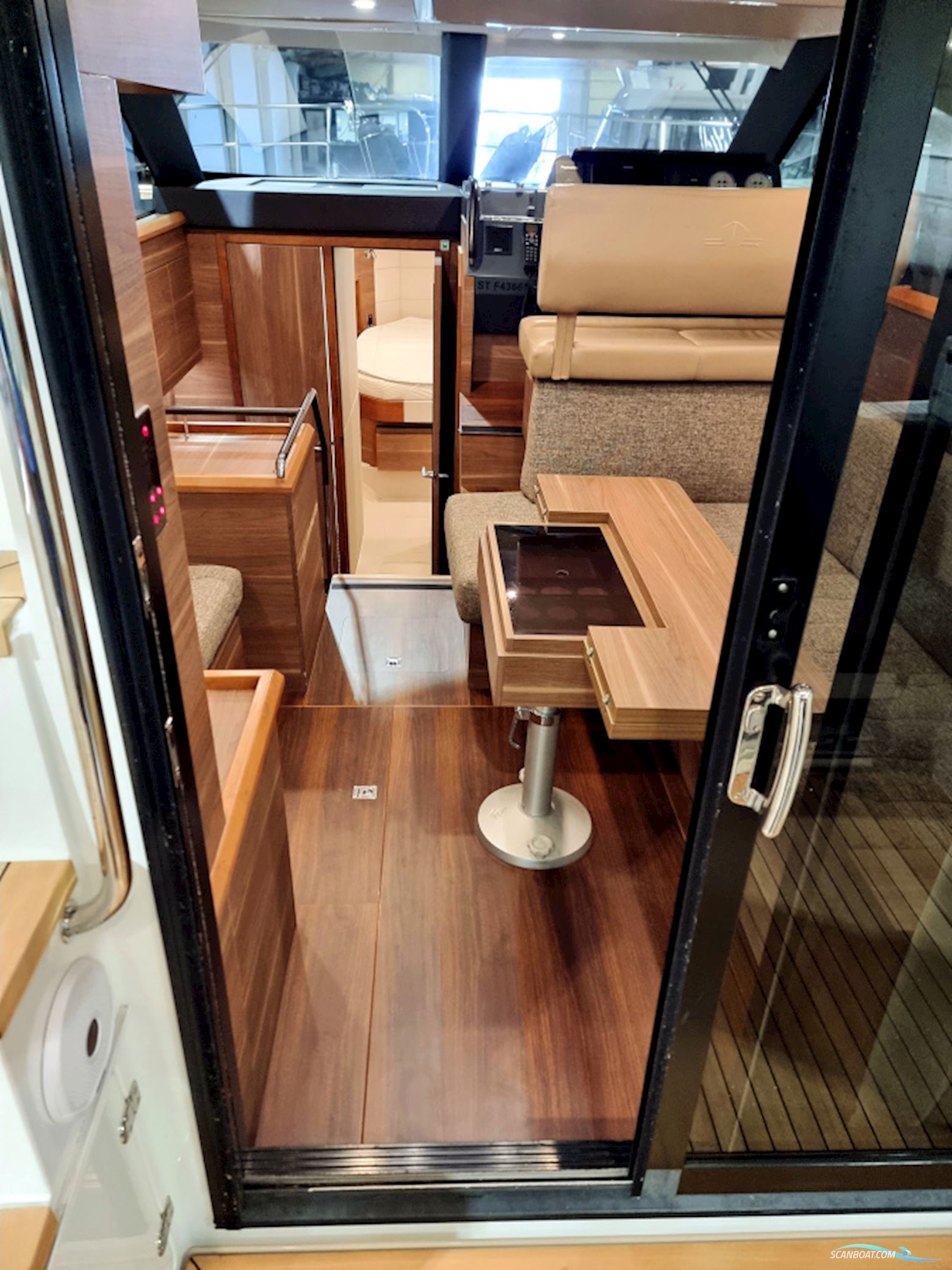 Sealine F380 Volvo Penta D6-330 EVC