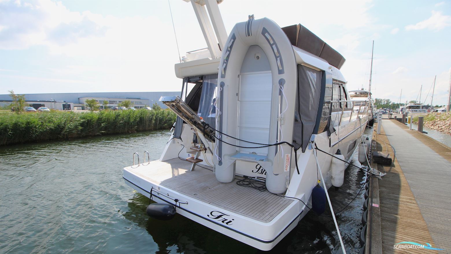 Sealine F42 