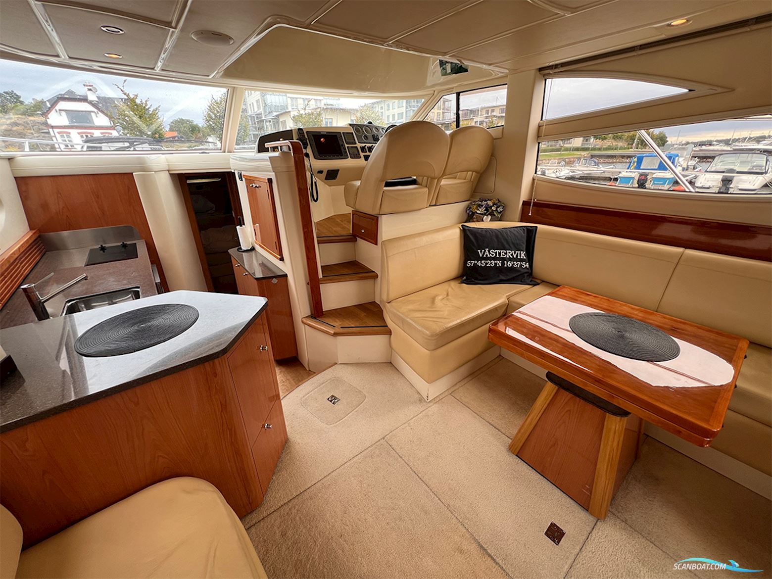 Sealine F42/5