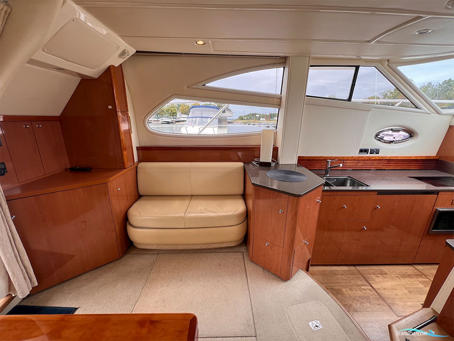 Sealine F42/5