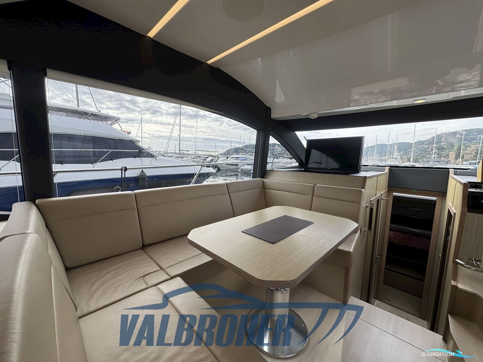Sealine F430