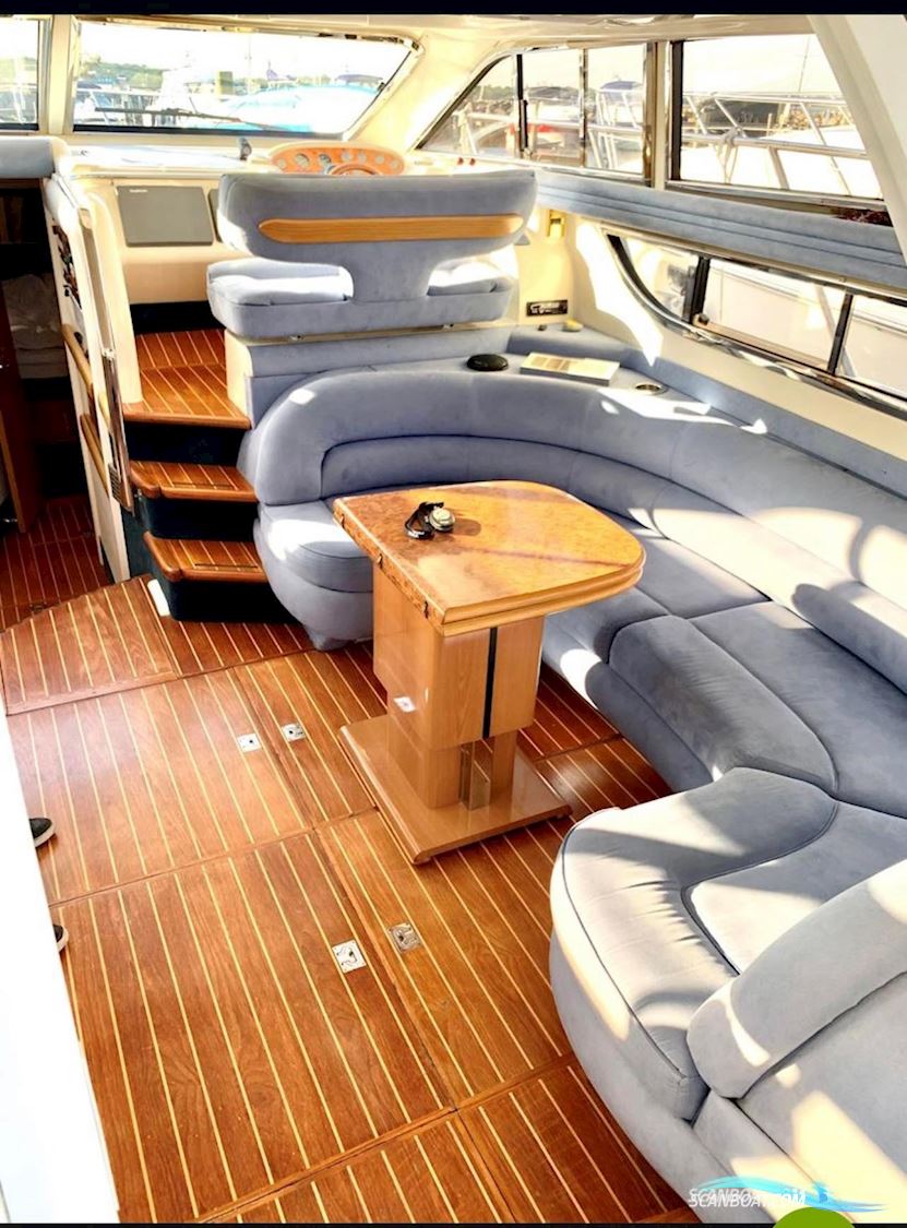 Sealine F44, Flybridge