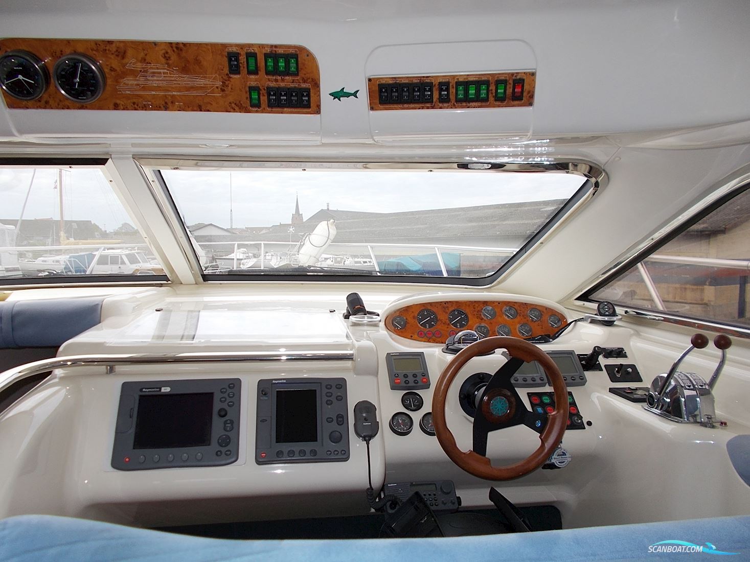 Sealine F44