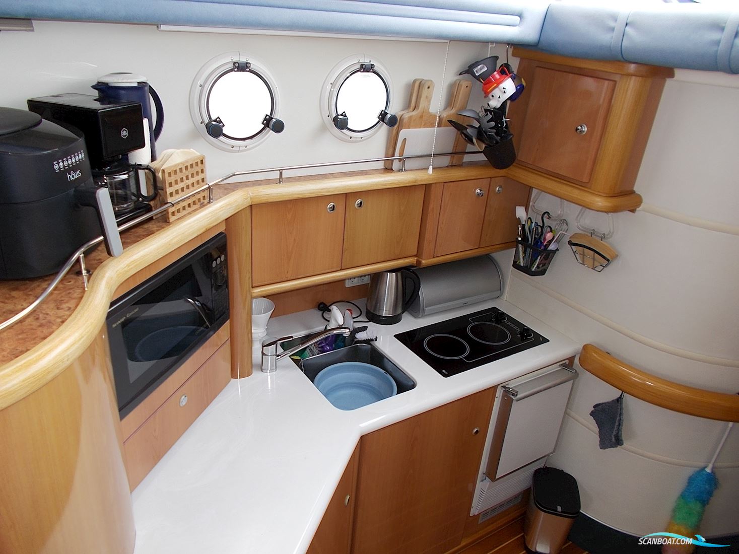 Sealine F44