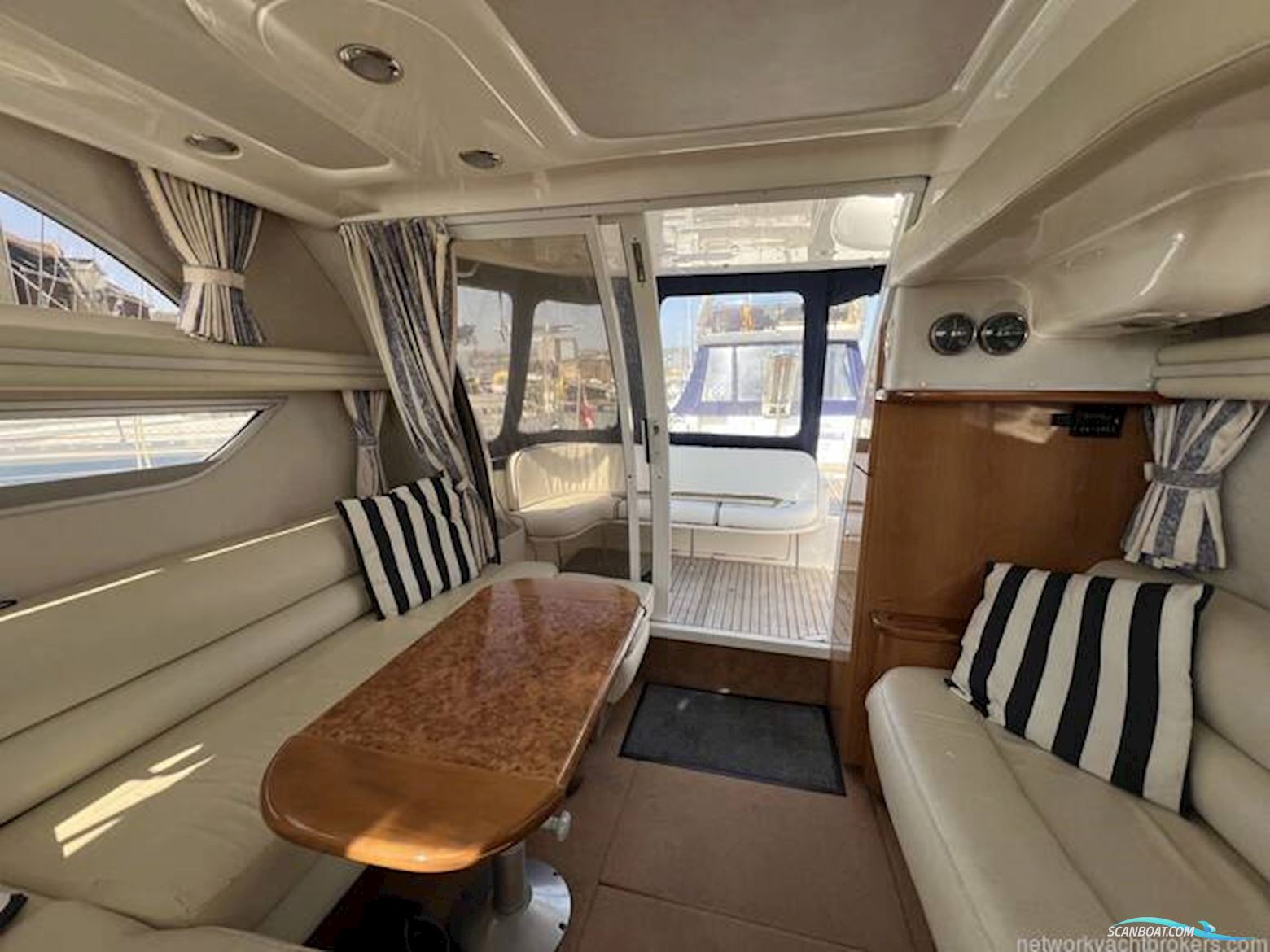 Sealine International 330 Statesman